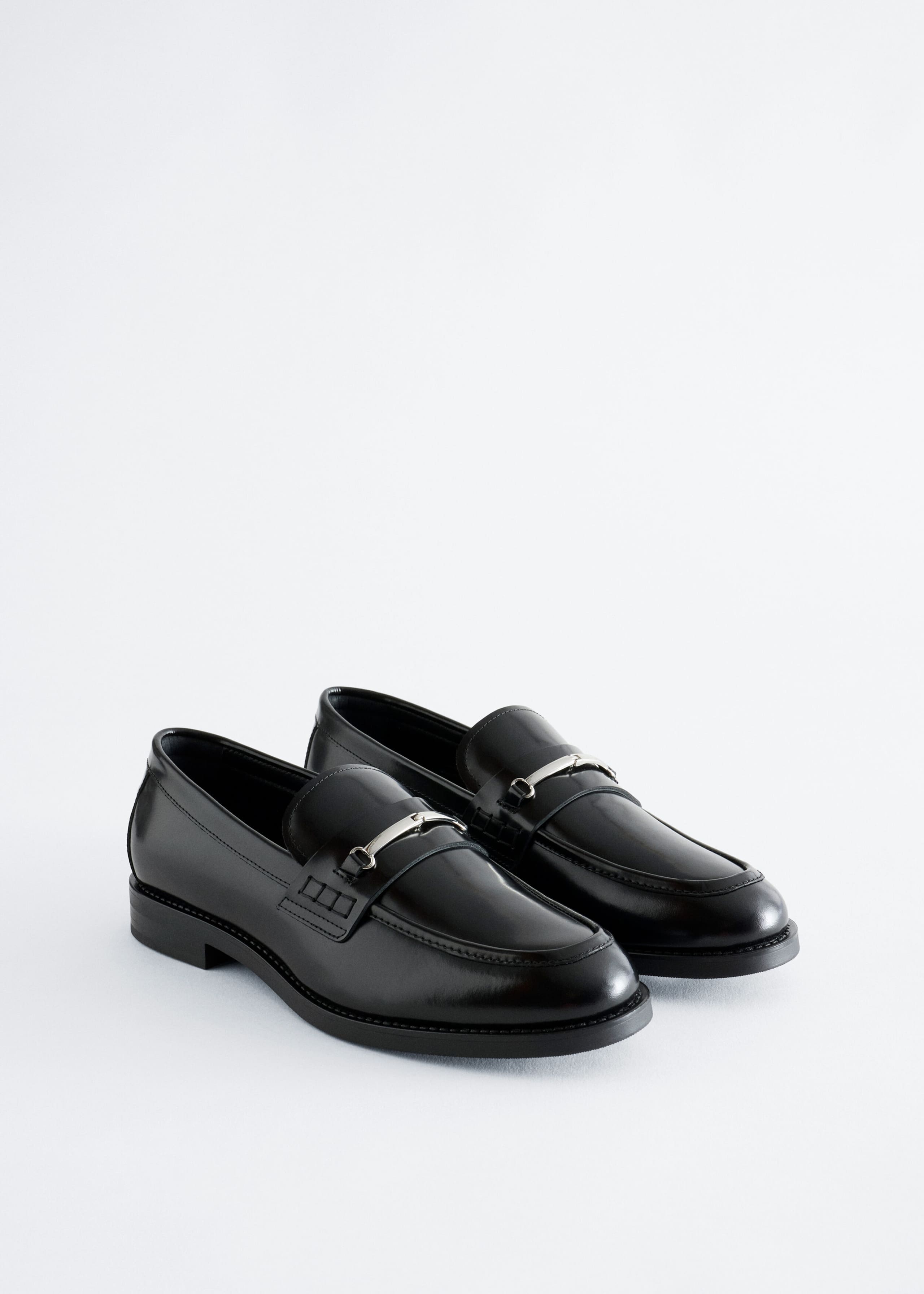 Loafer aus Leder mit Trensenspange - Schwarz - Stillleben