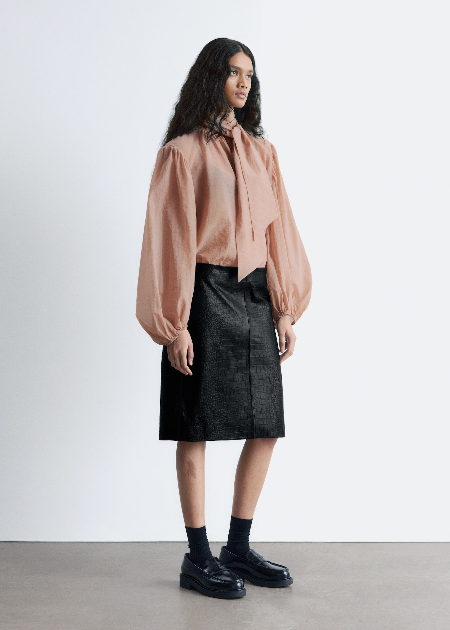 Blusa con mangas abullonadas y detalle de lazo - Beige/Burdeos - 6