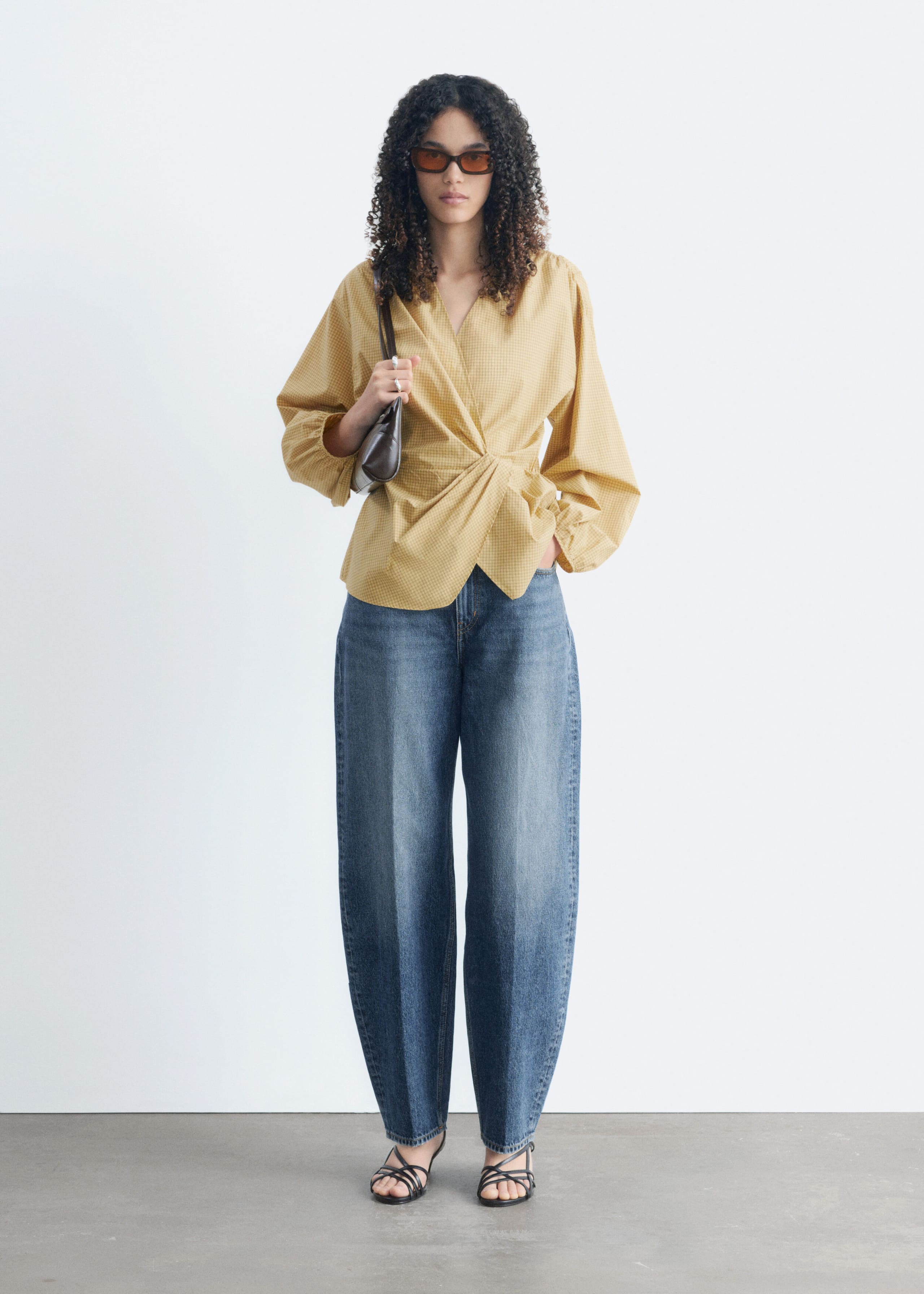 Blusa incrociata in cotone - Bianco - Lookbook
