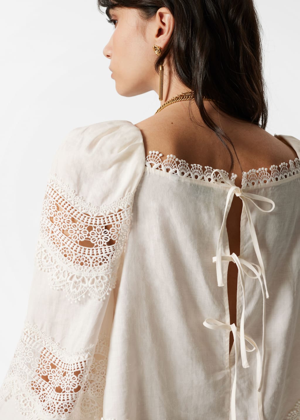 Blusa con finitura in pizzo - Bianco - Lookbook