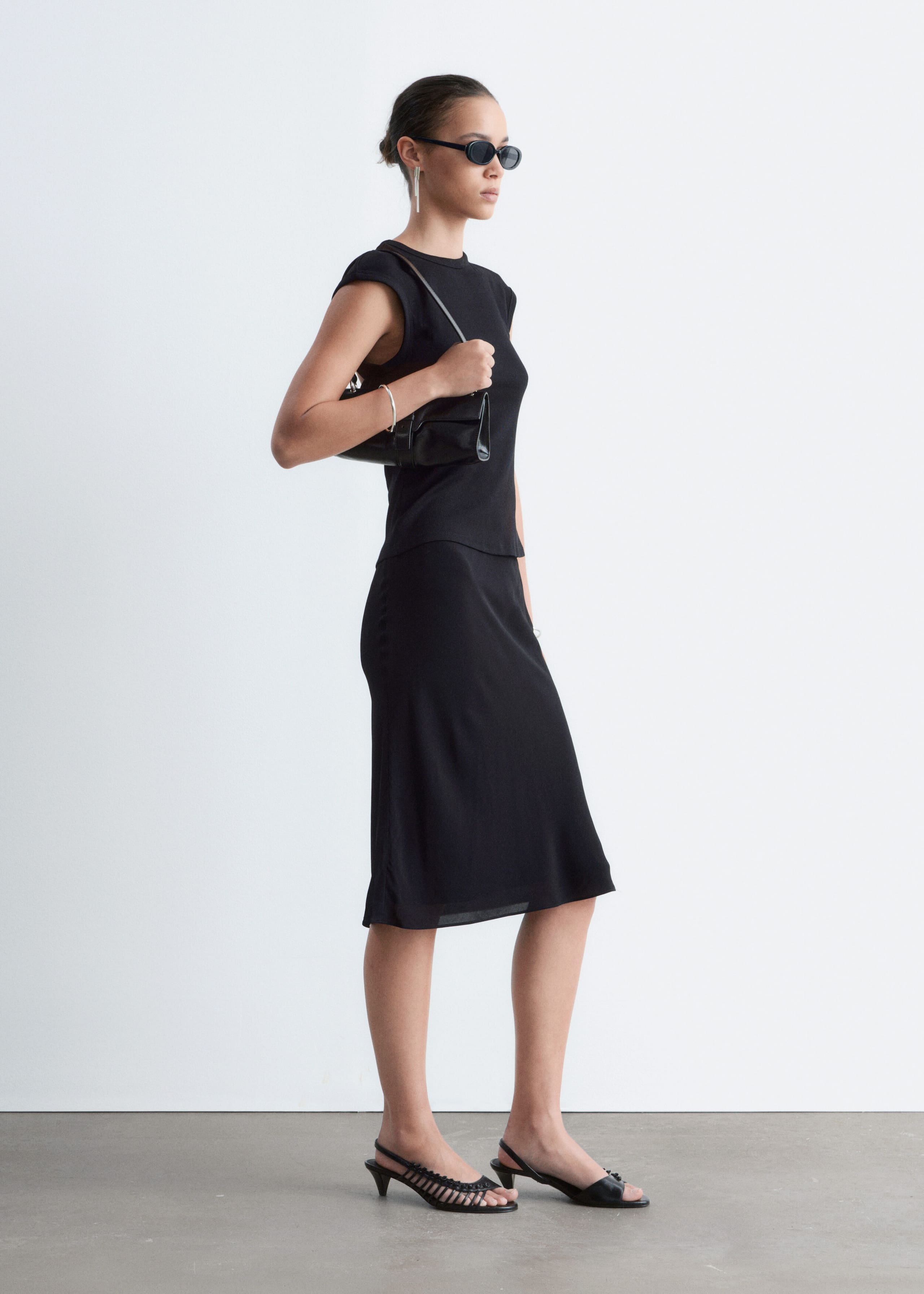 Open-Back Ribbed Top - Black - Still Life