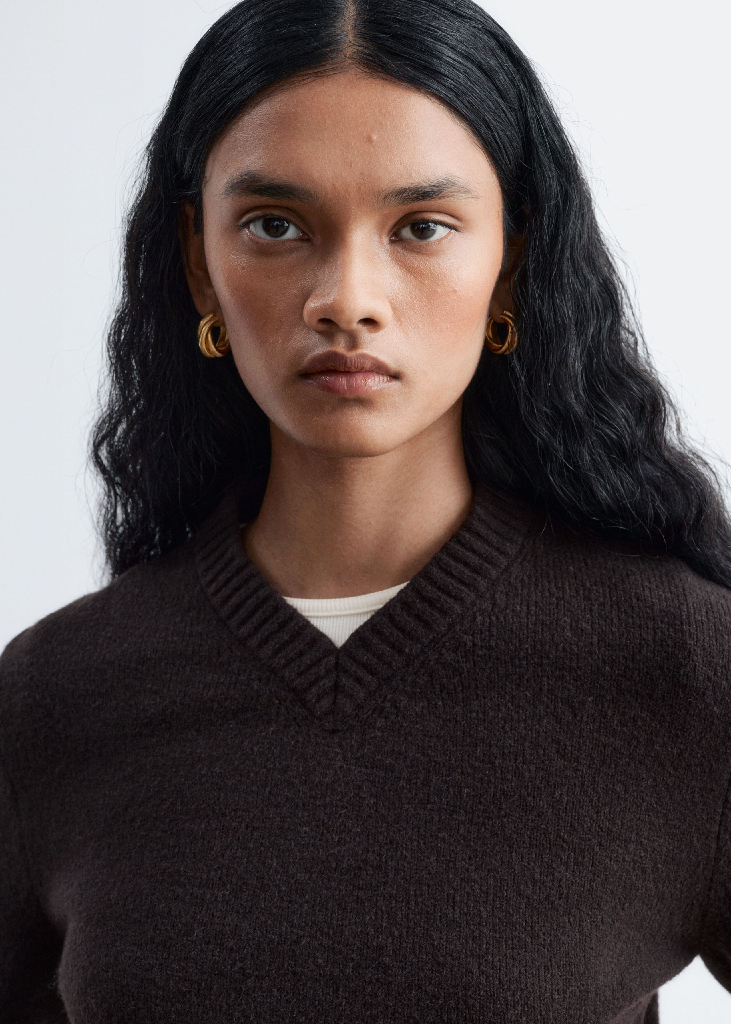 V-Neck Jumper - Dark Brown - Lookbook