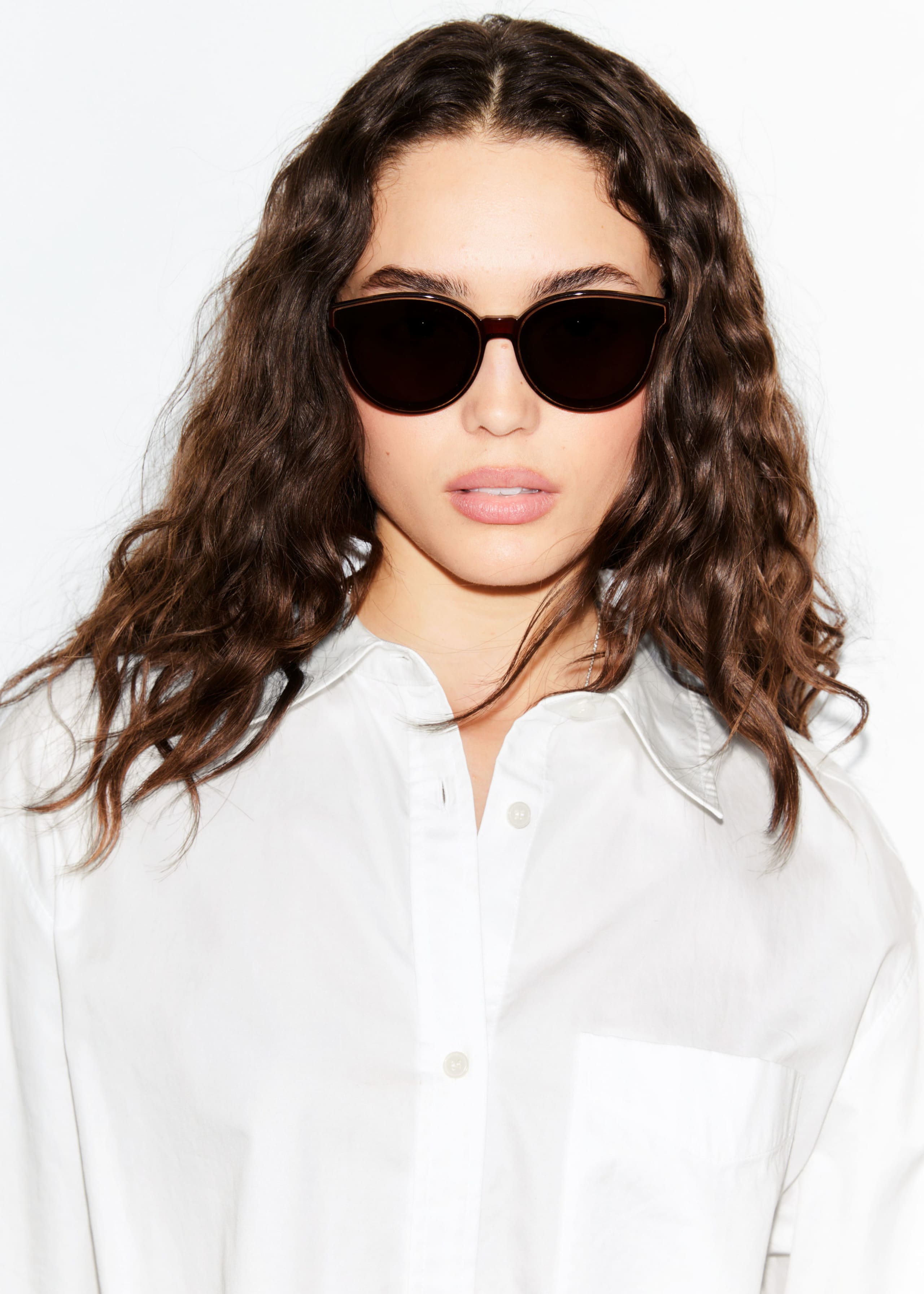 Occhiali da sole in acetato con montatura tonda - Nero - Lookbook