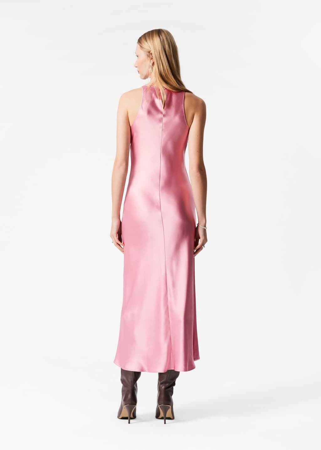 Robe midi en satin sans manches - Noir - Lookbook