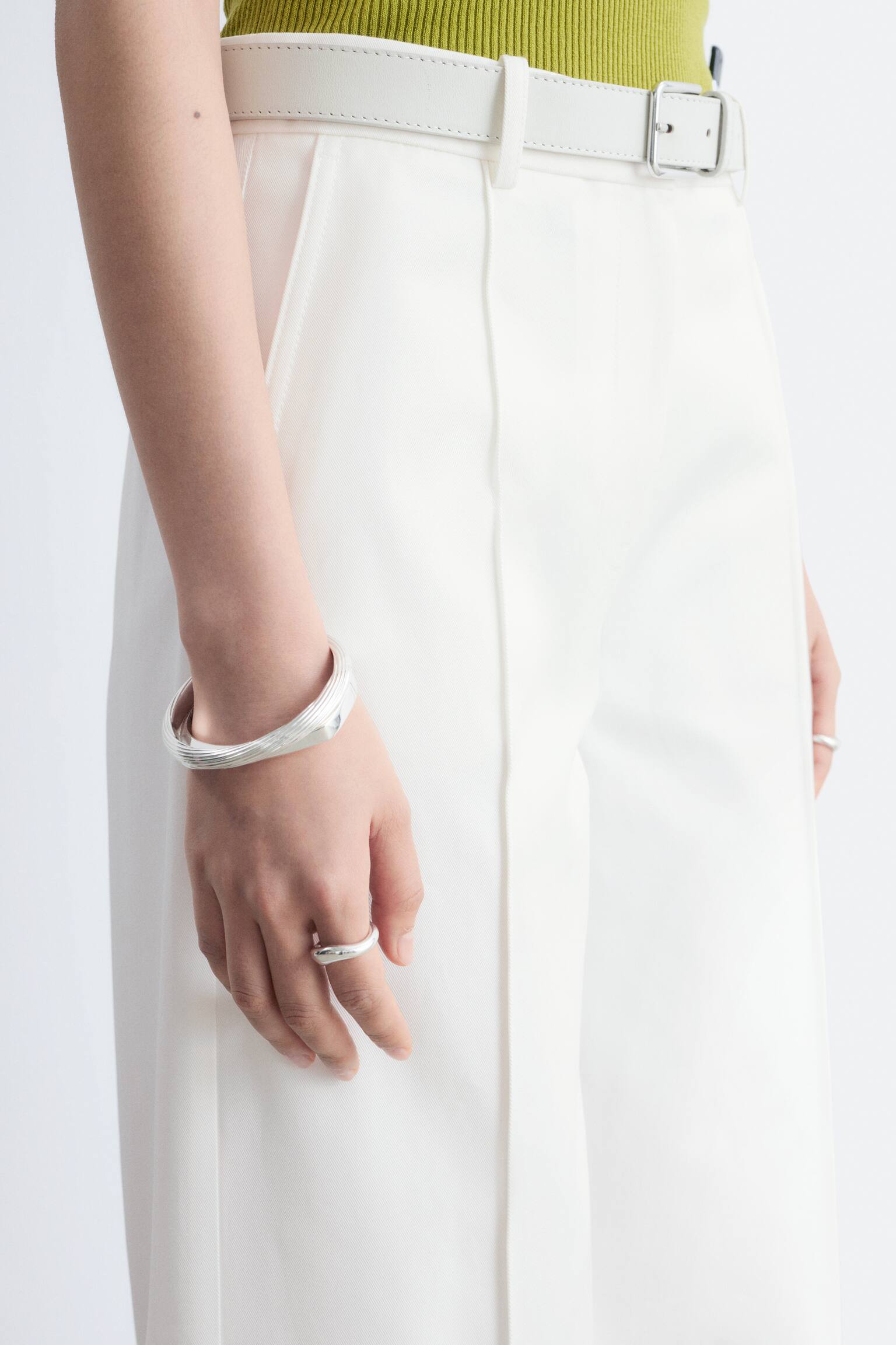 Pantaloni in cotone con pieghe pressate - Bianco/Marrone - 7