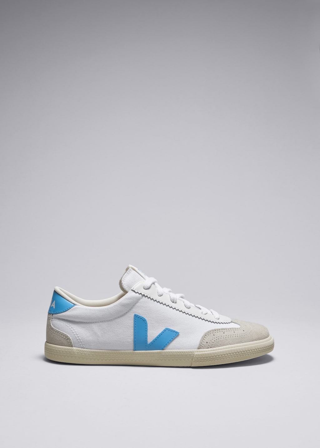 Sneakersy Veja Volley Canvas – Light blue/White – Martwa natura