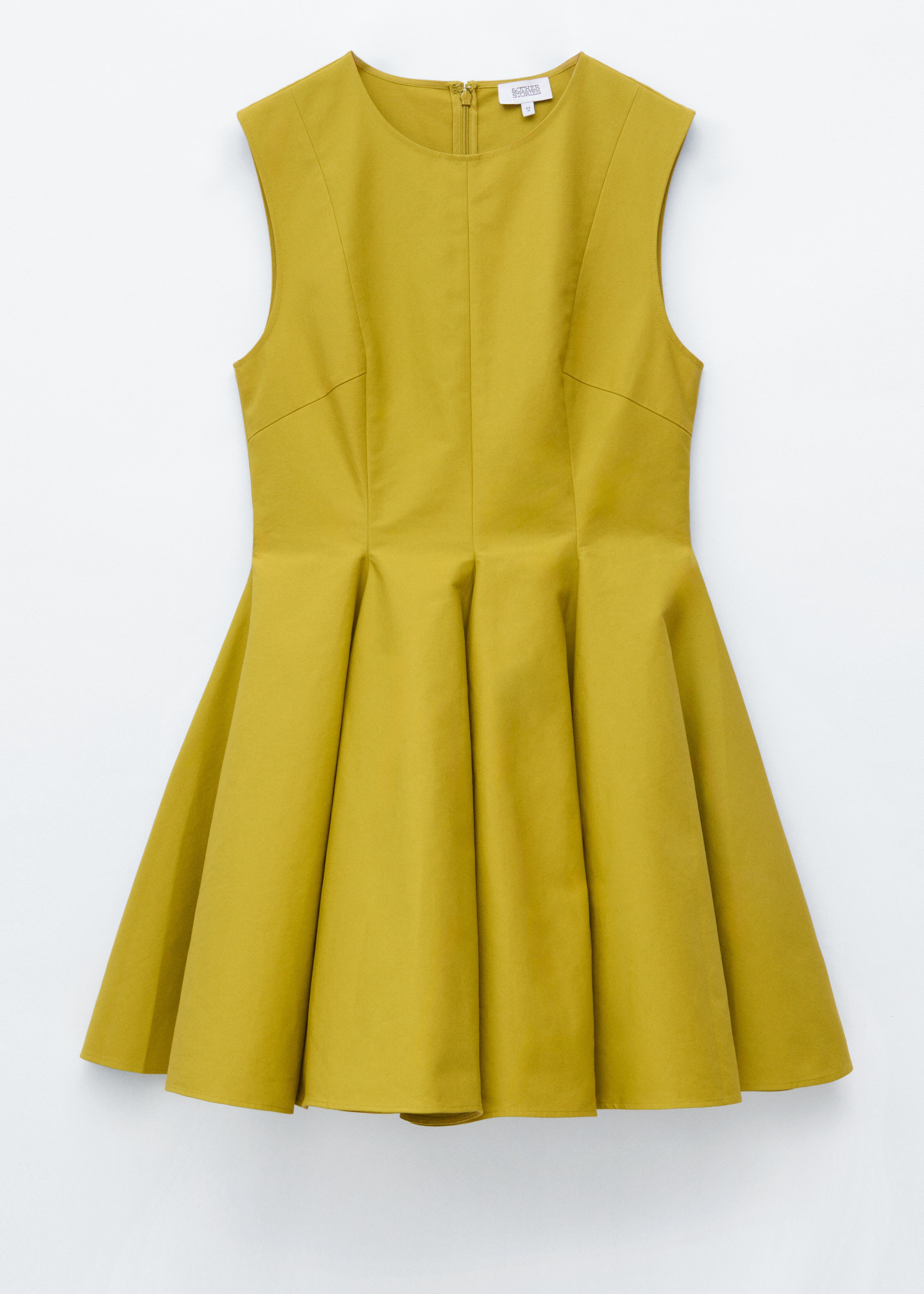 Robe courte plissée