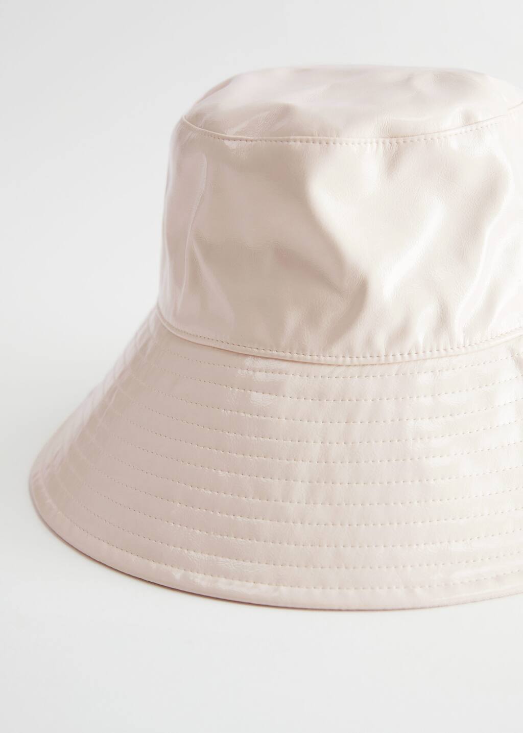 VinylBucketHat - Vanilla - Bodegón