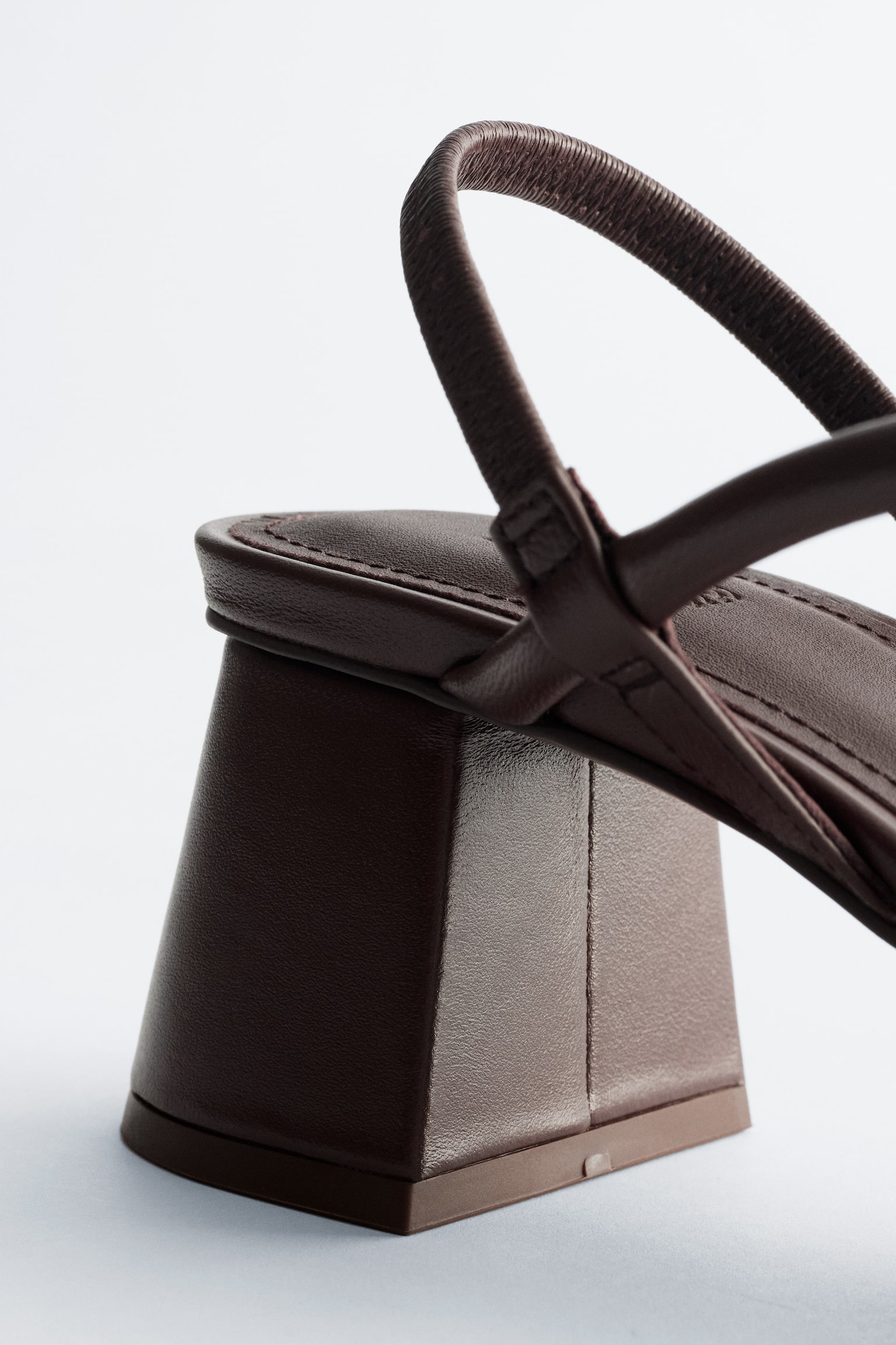 Sandały na słupku - Ciemnobrązowy - 3