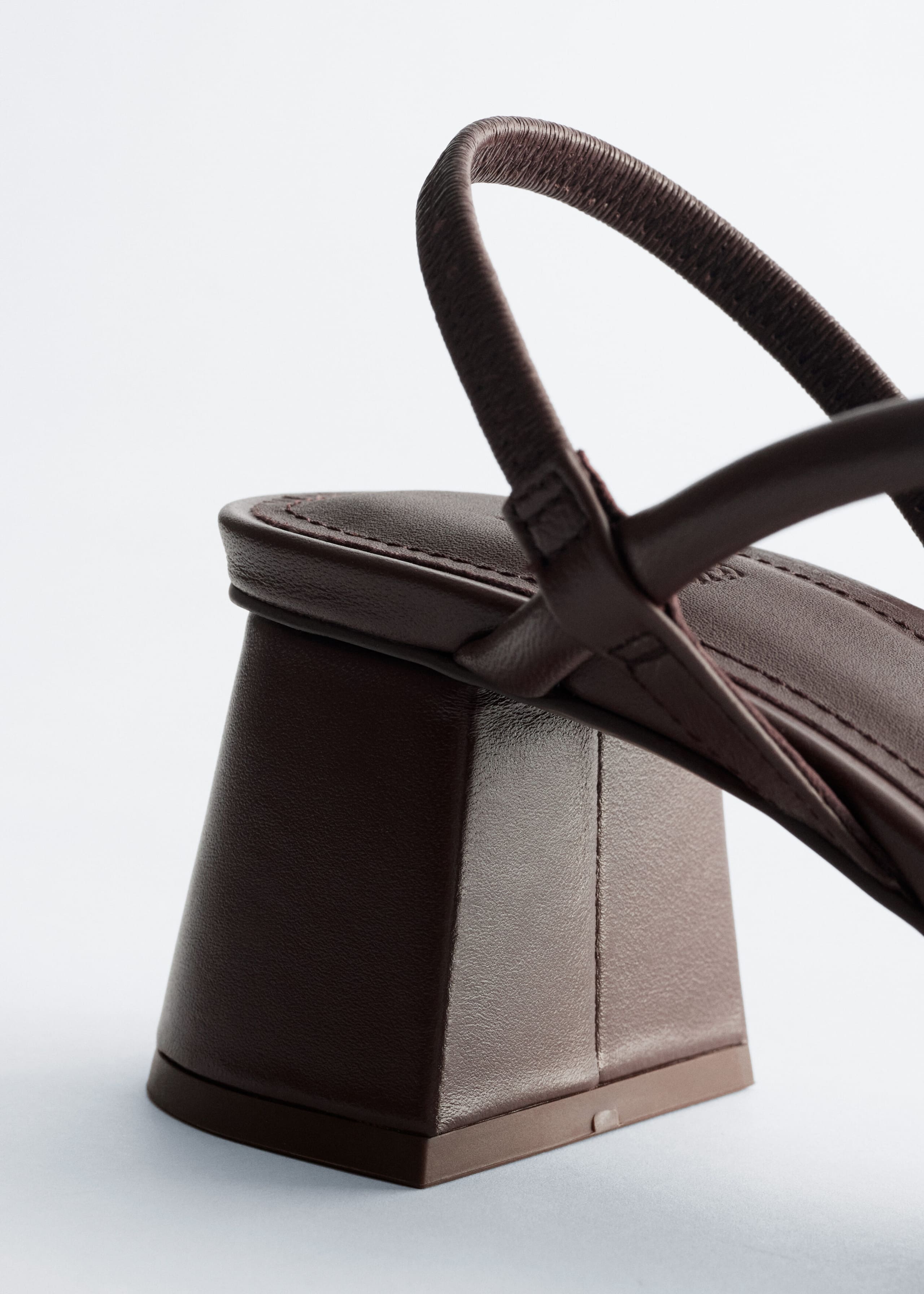 Image of Sandali con fasce e tacco a blocco