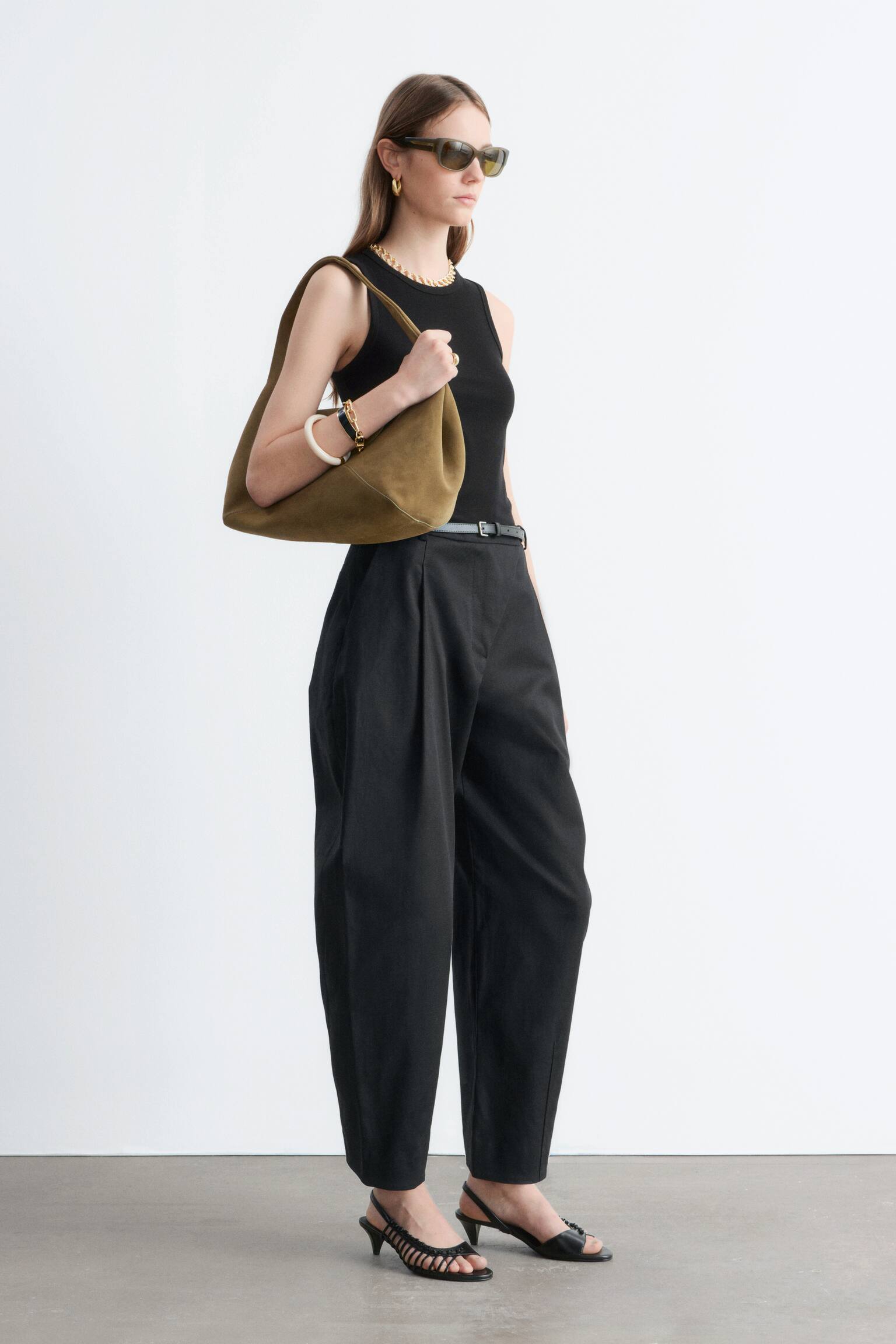 Figurbetontes Tanktop - Schwarz - 7