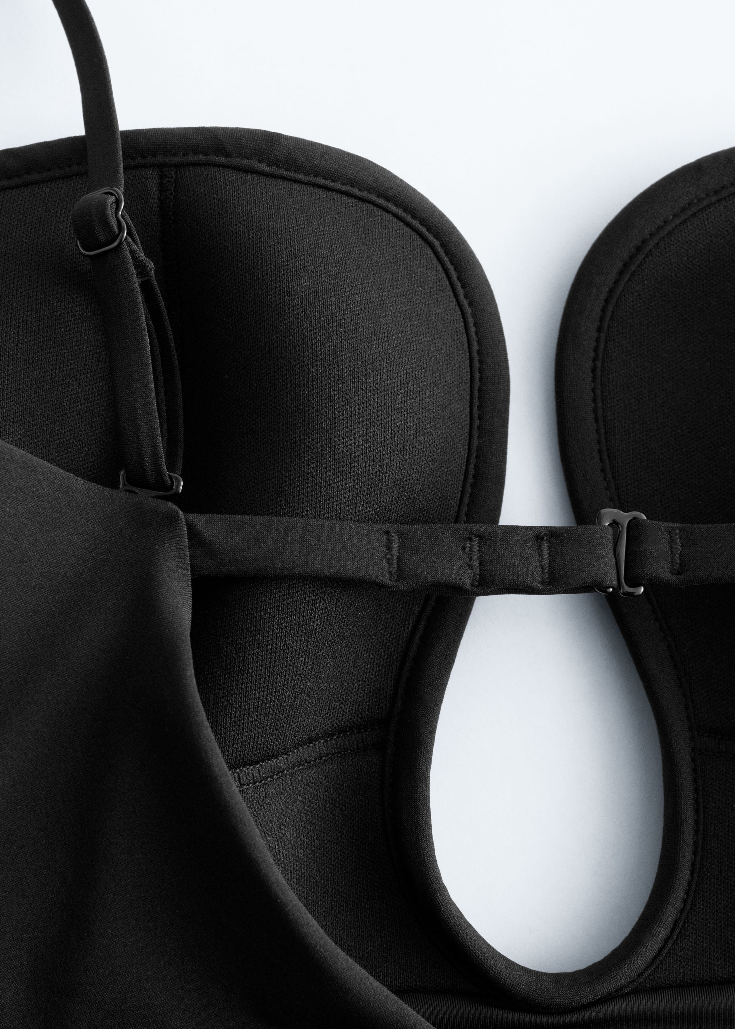 Image of Traje de baño con aro en U