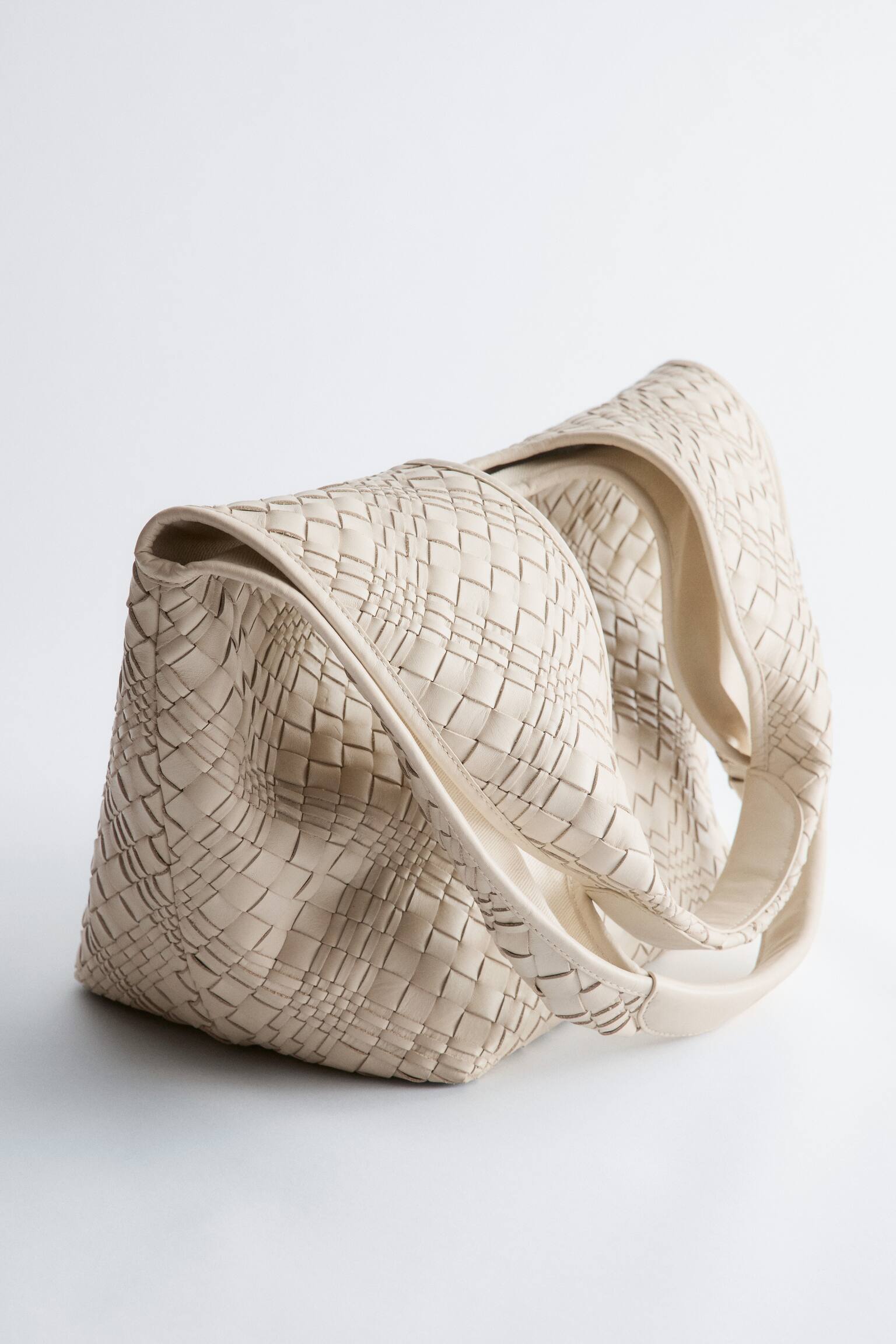 Flätad väska i läder - Ljusbeige - 4