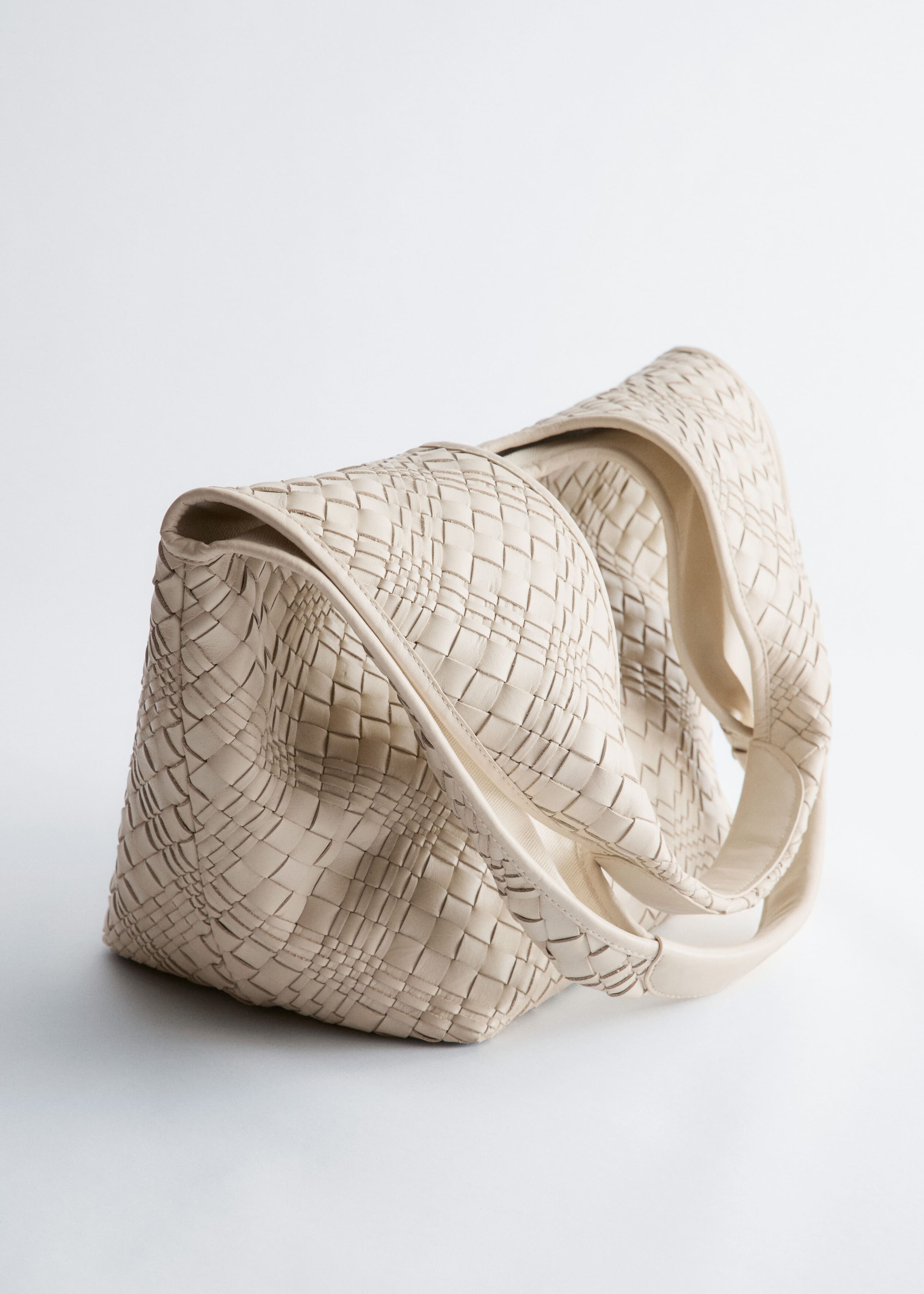 Tragetasche aus geflochtenem Leder - Hellbeige - Stillleben