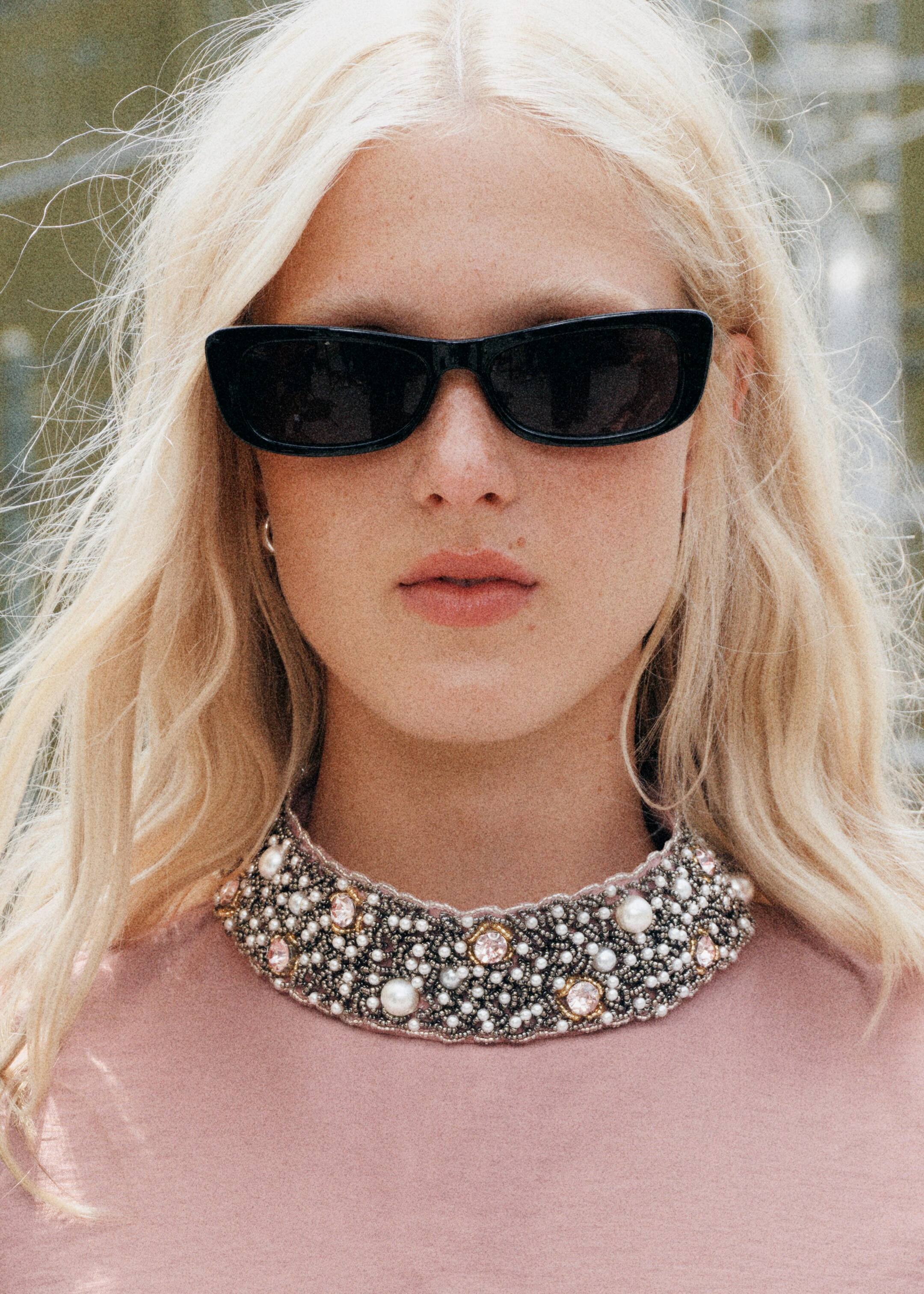 Größeres Bild anzeigen: Kurzärmlige Bluse mit Perlenstickerei - Hellrosa - Ladies | H&M AT 7