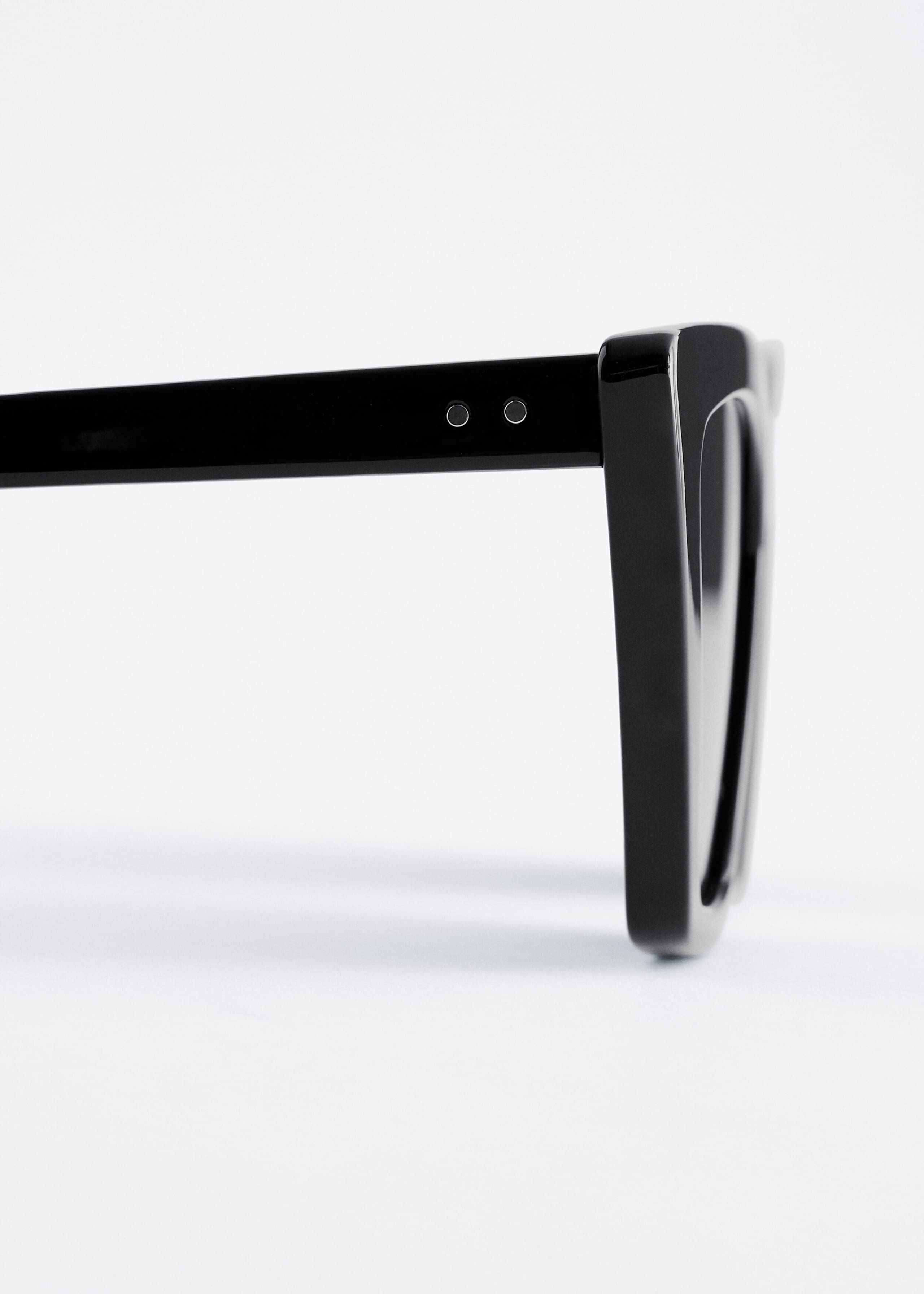 Angular Cat Eye Sunglasses - {{variantName}} - Descriptive Detail