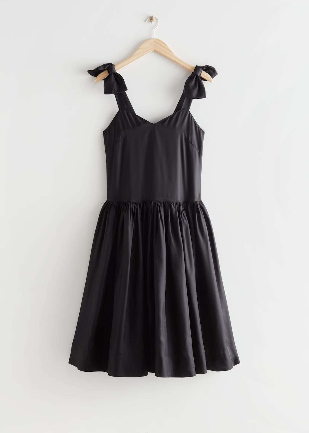 Bow Strap Silk Midi Dress - Black - Bodegón