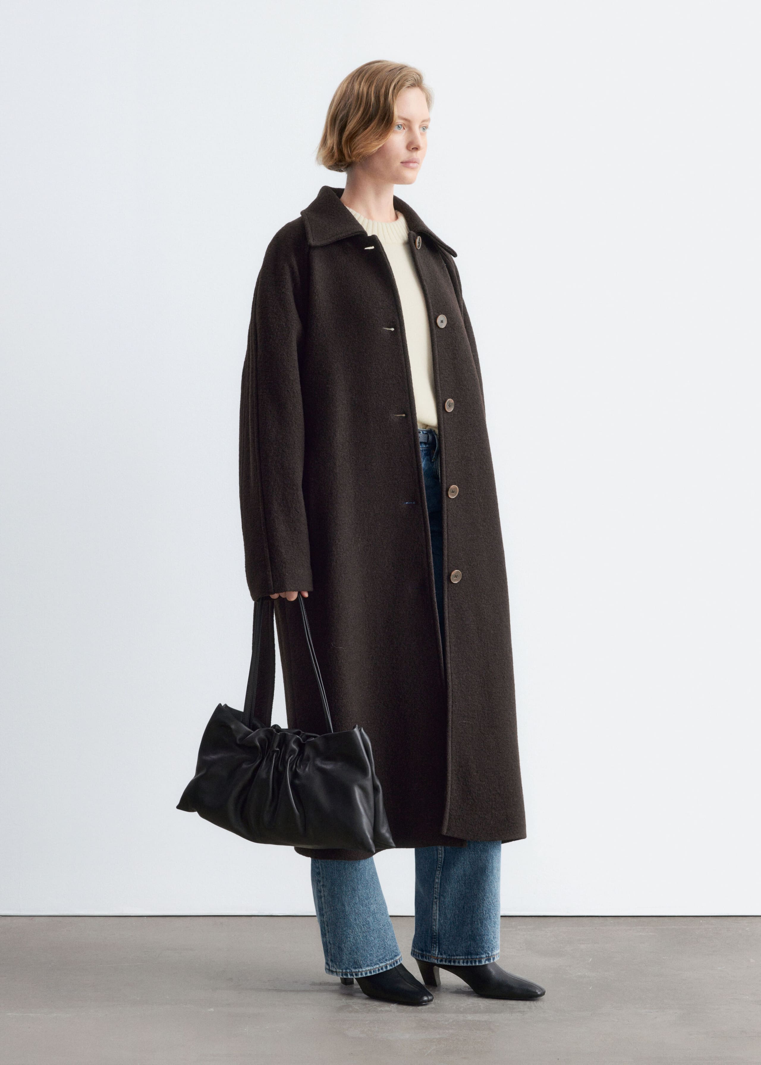 Jas van boucléwol - Donkerbruin - Lookbook