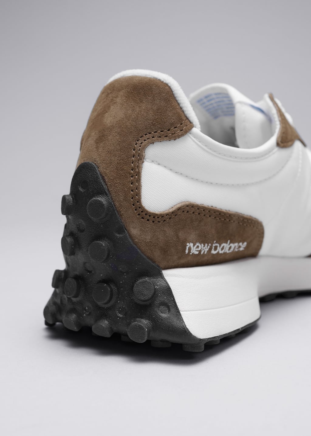 Sneakersy New Balance 327 – {{variantName}} – Szczegół