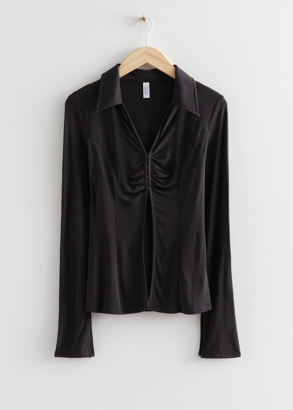 FittedButtonlessShirt - Black - Bodegón