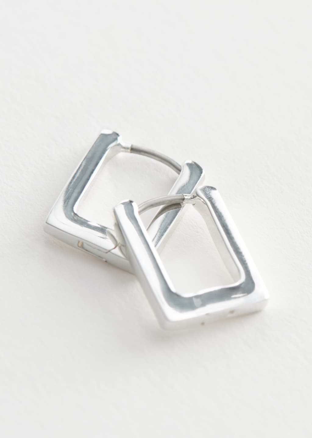 Rectanglular Hoop Earrings - {{variantName}} - Descriptive Detail