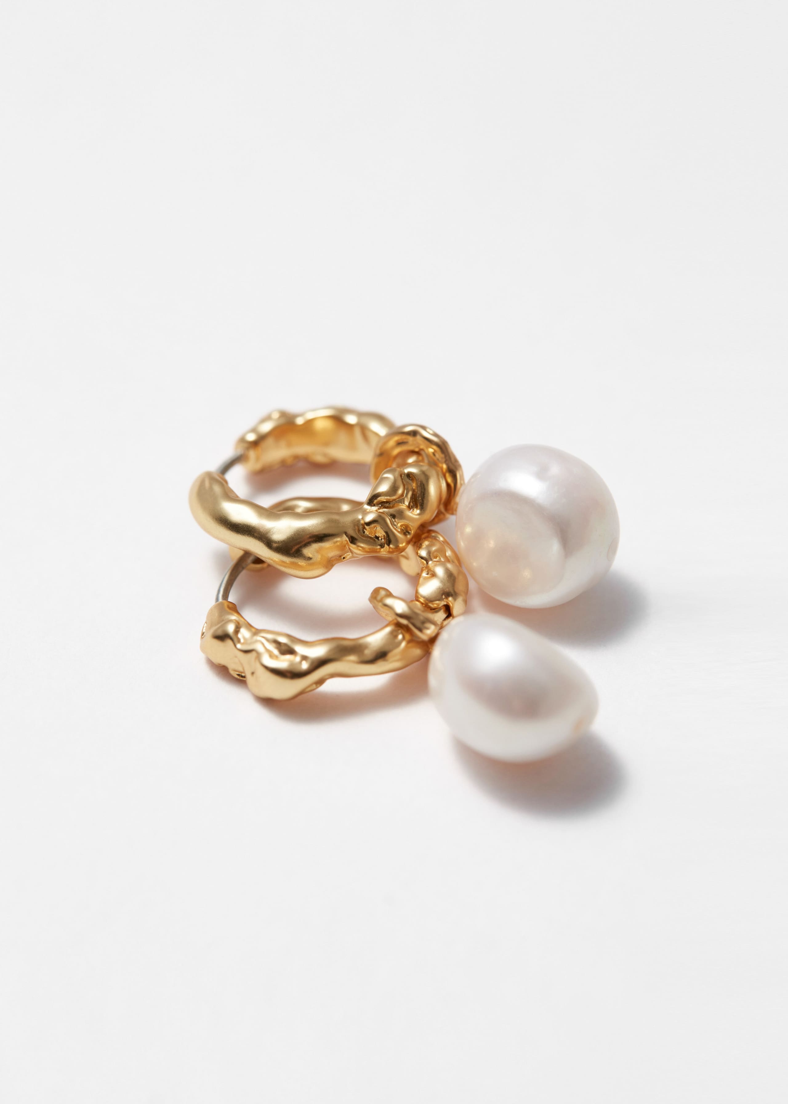 Sculpted Pearl Drop Hoop Earrings - {{variantName}} - Descriptive Detail