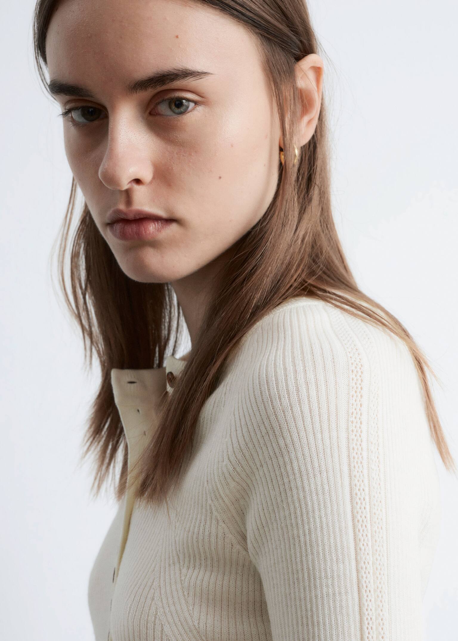 Полуплакетен вълнен топ - Кремаво - 7