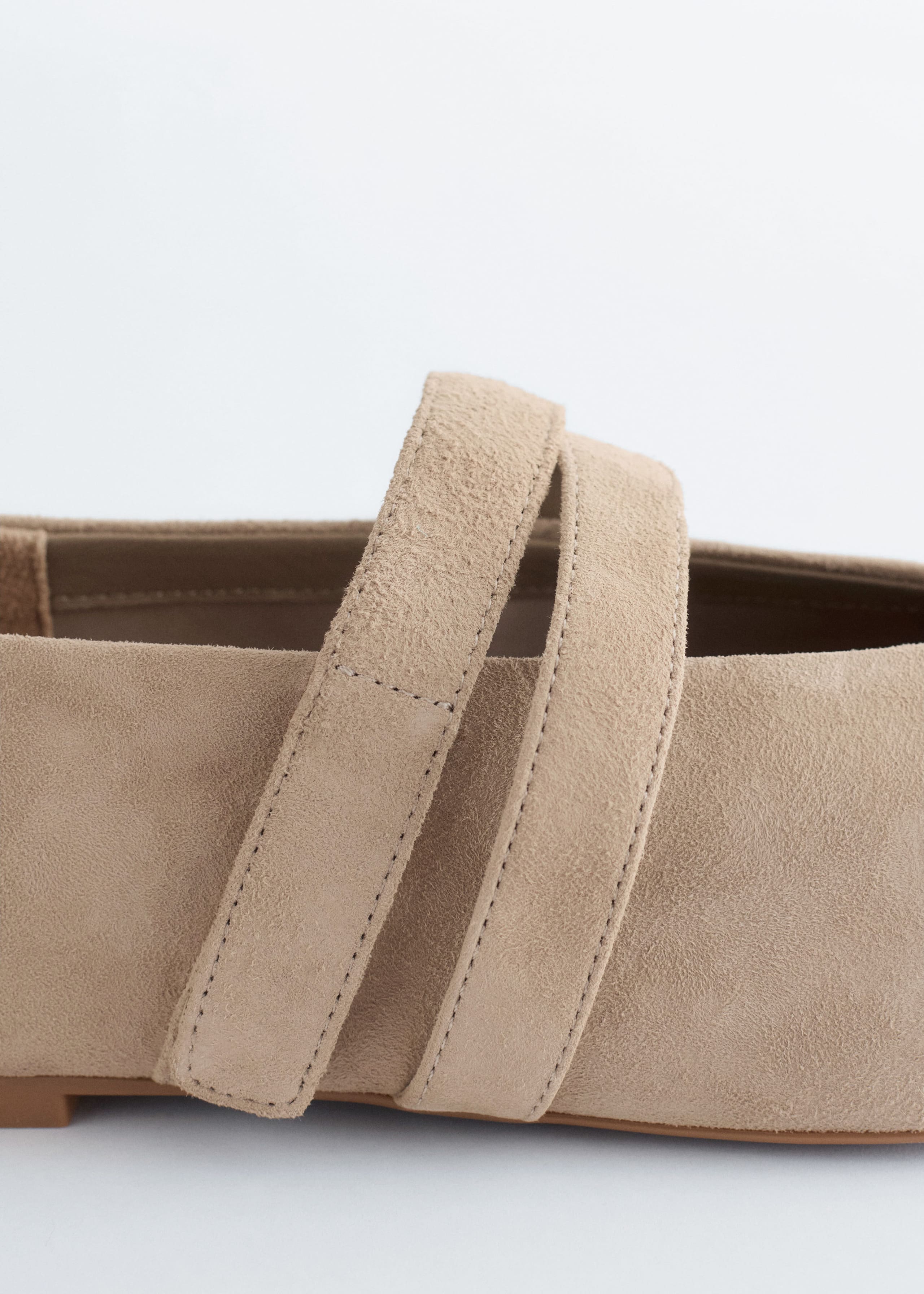 Cross-Strap Leather Ballet Flats - {{variantName}} - Descriptive Detail