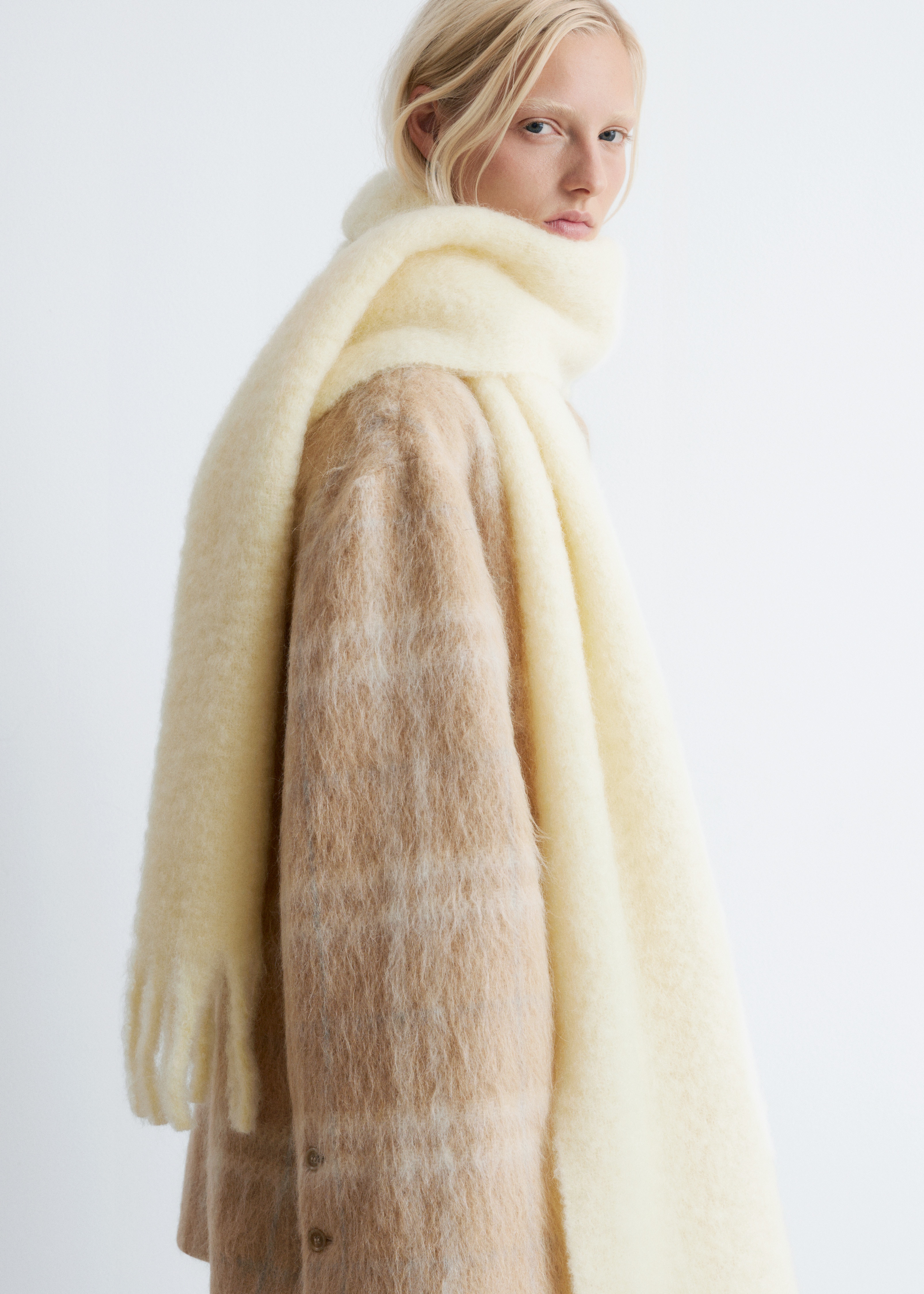 Stor halsduk i mohairblandning - Ljusgul/Mörkgrå/melerad/Gråbeige/melerad