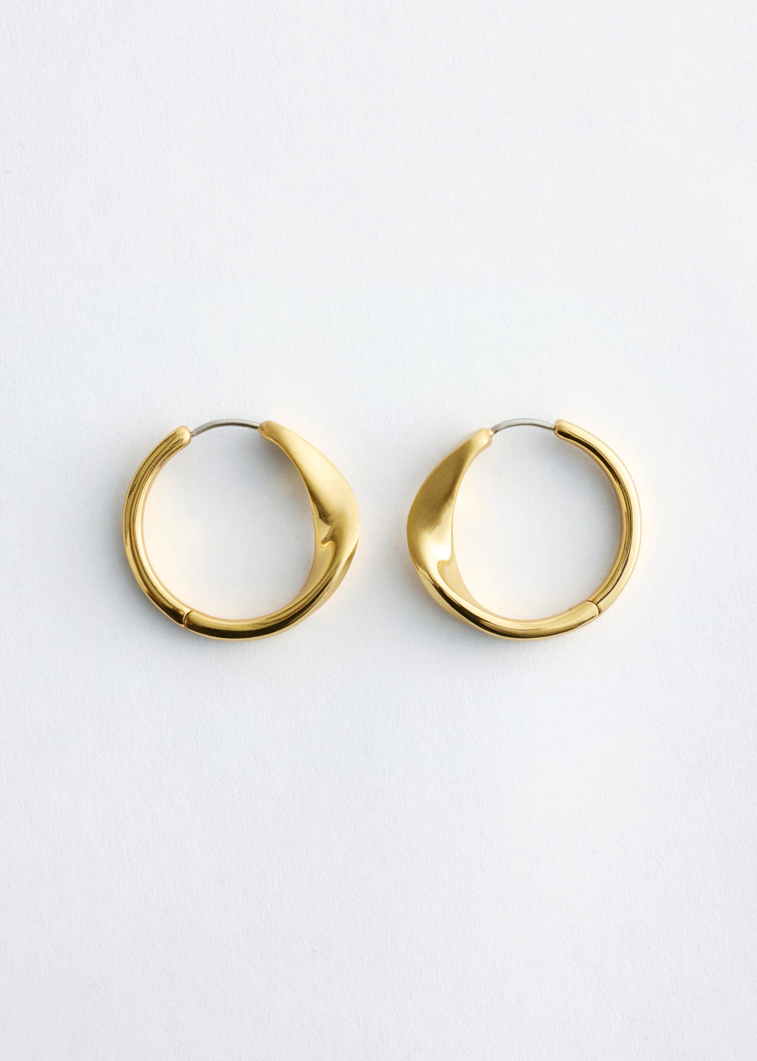 Twisted Hoop Earrings - Silver - Still Life
