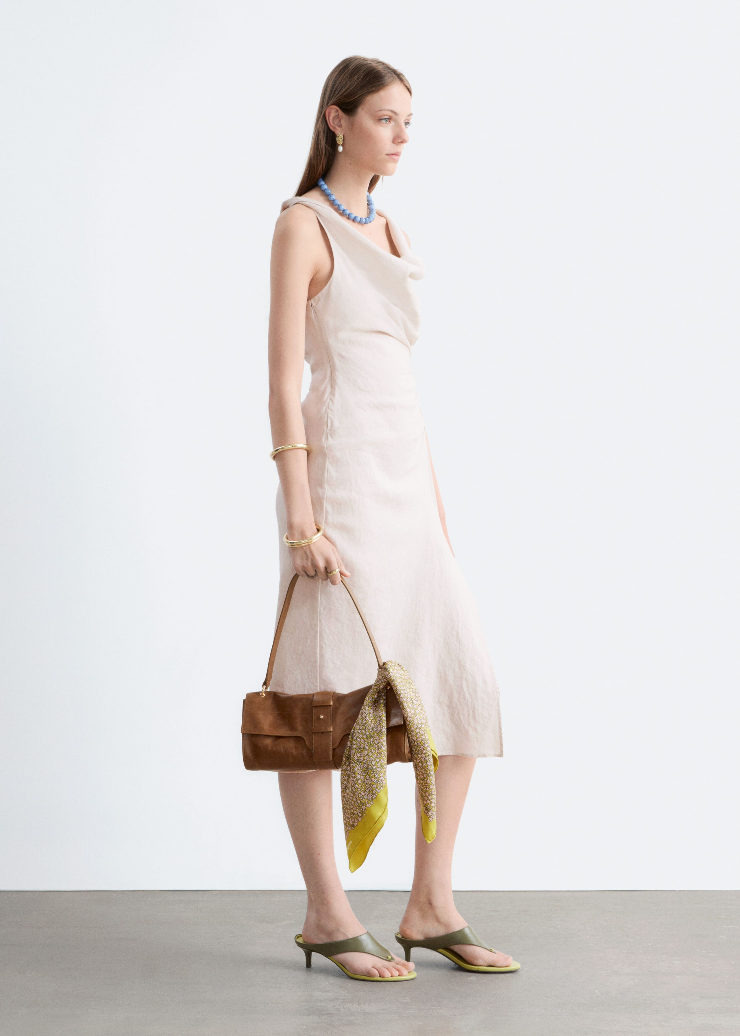 Twist-Strap Linen Midi Dres - Dark Brown - Lookbook