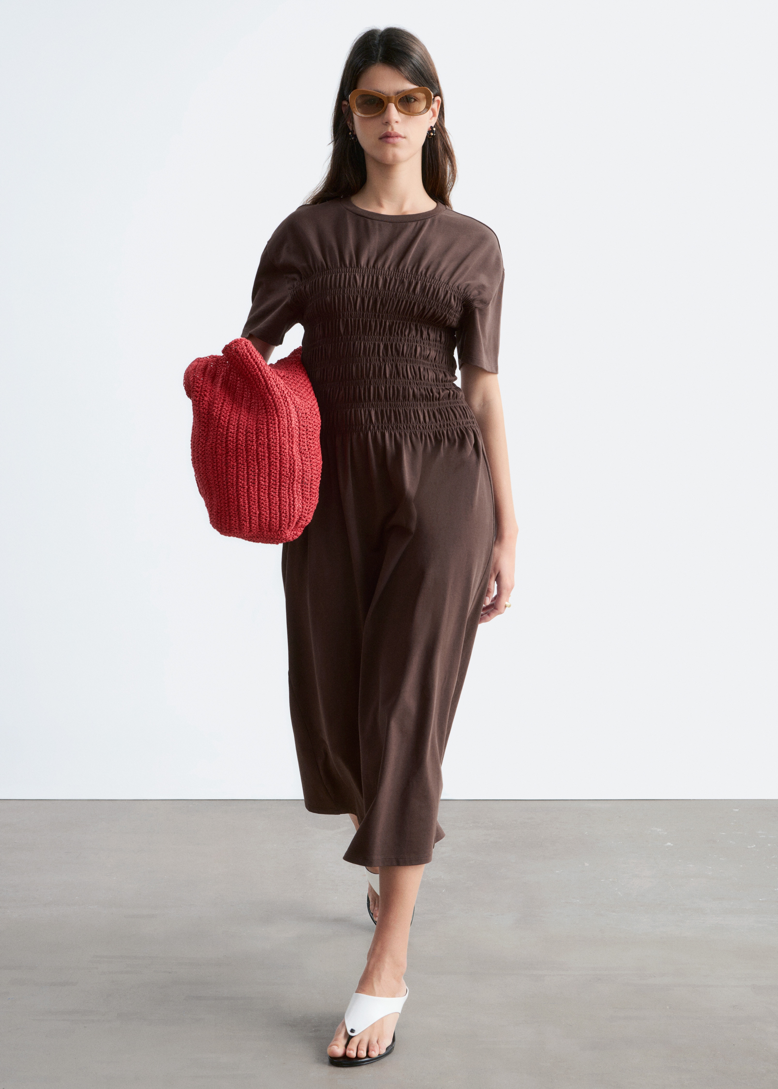Abito midi con lavorazione smock - Marrone scuro/Lilla