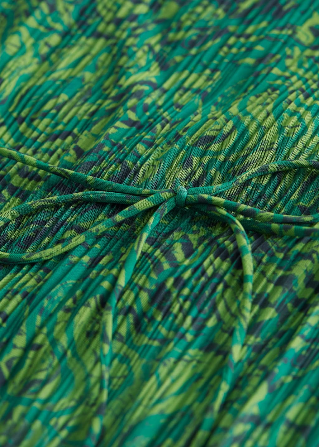 Robe midi en mesh à col montant - {{variantName}} - Descriptive Detail