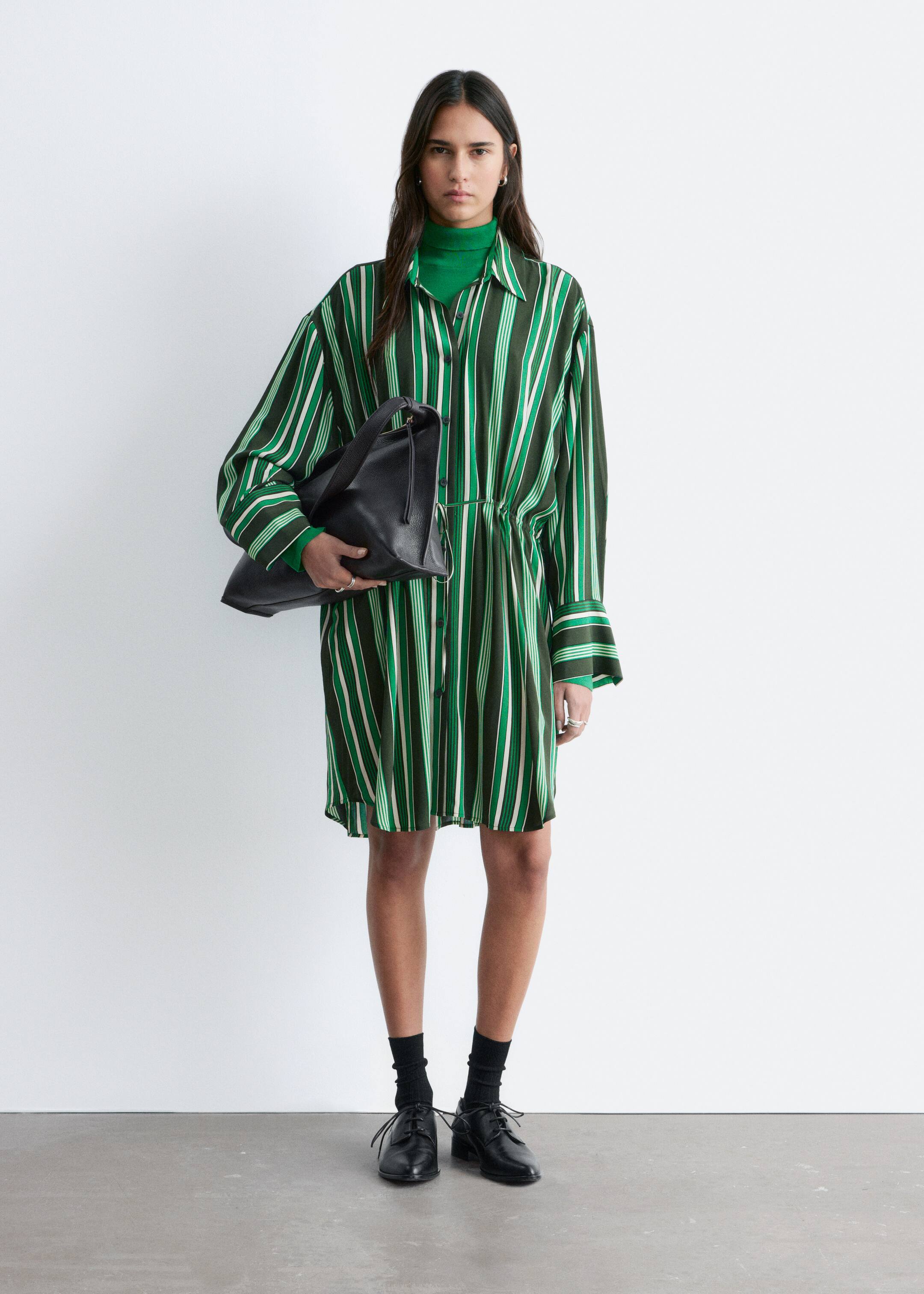 Größeres Bild ansehen: Oversized-Hemdblusenkleid mit Kordelzug - Grün gestreift - Ladies | H&M DE 1