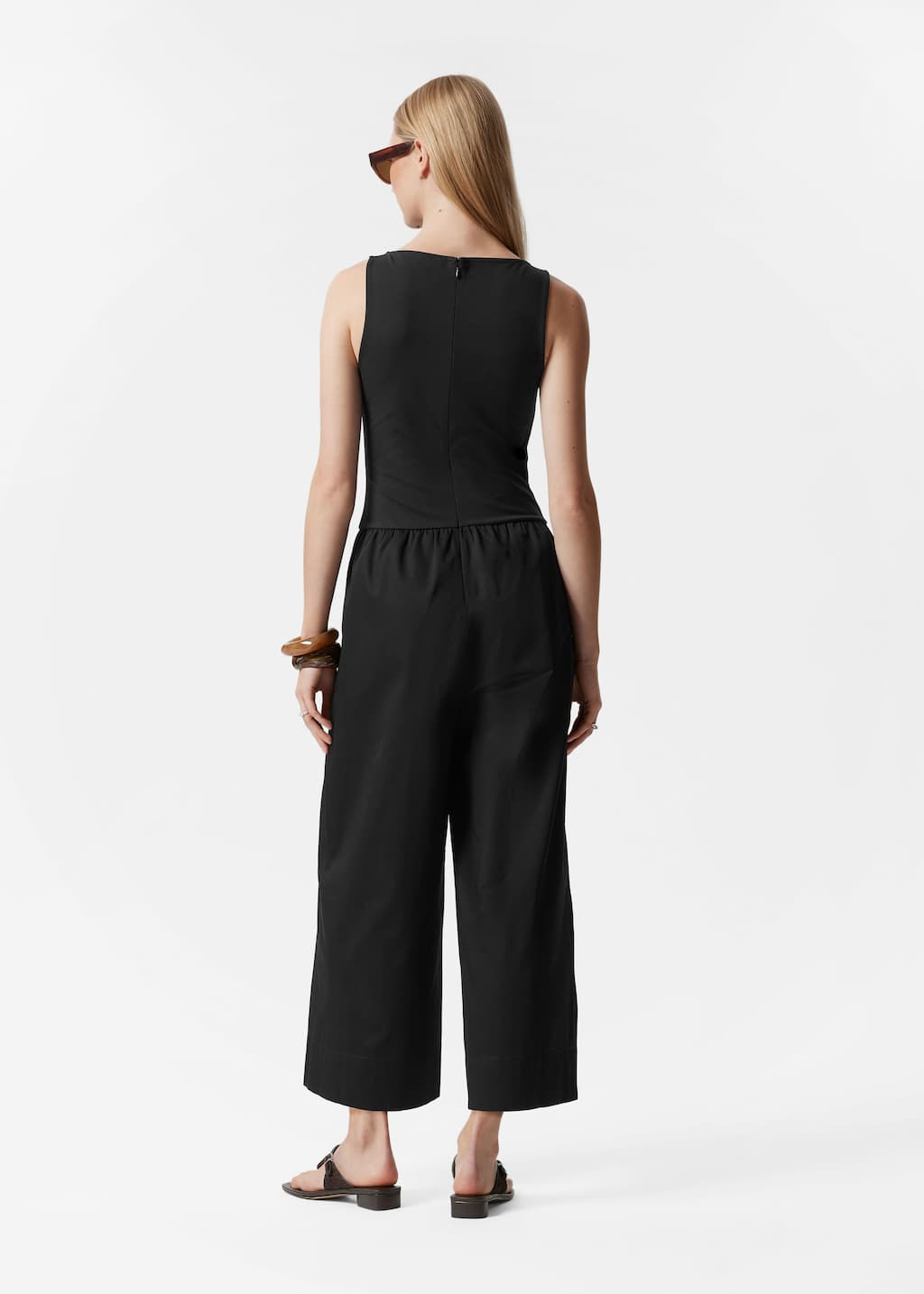 Image of Ärmelloser Jumpsuit mit weitem Bein