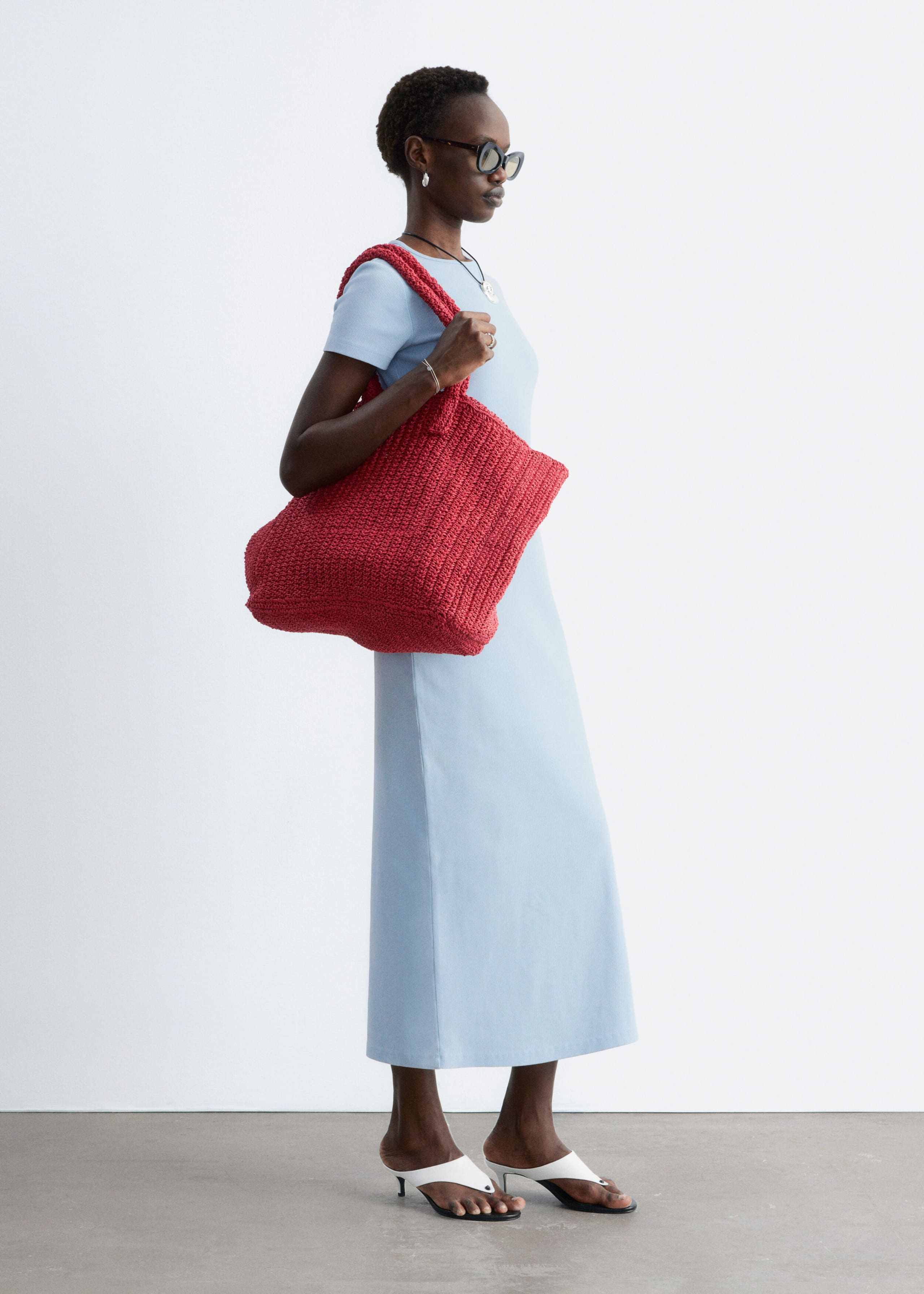 Midiklänning i trikå – Dov salviagrön – lookbook