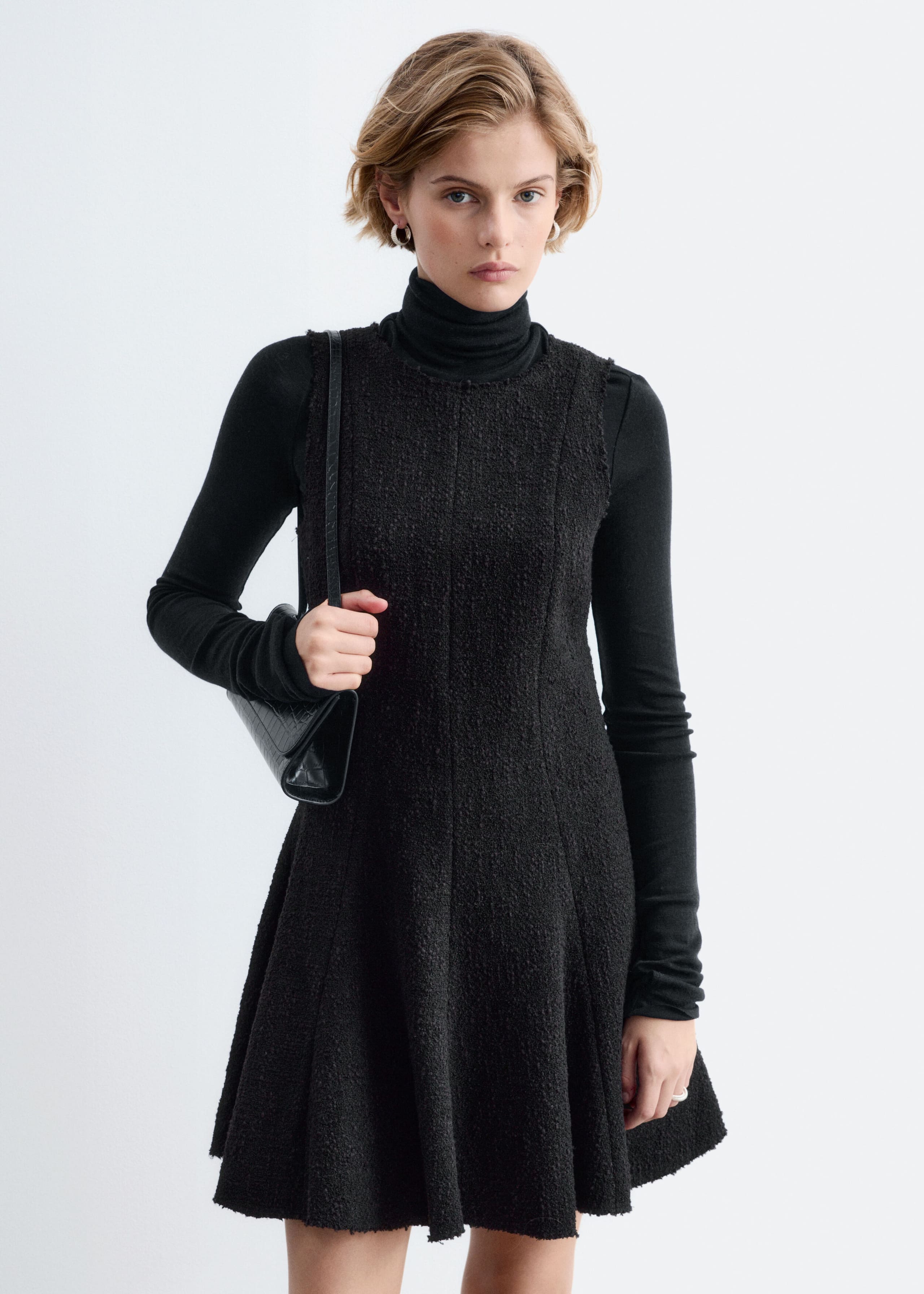 Minikleid mit unbearbeiteten Kanten - Schwarz - Lookbook