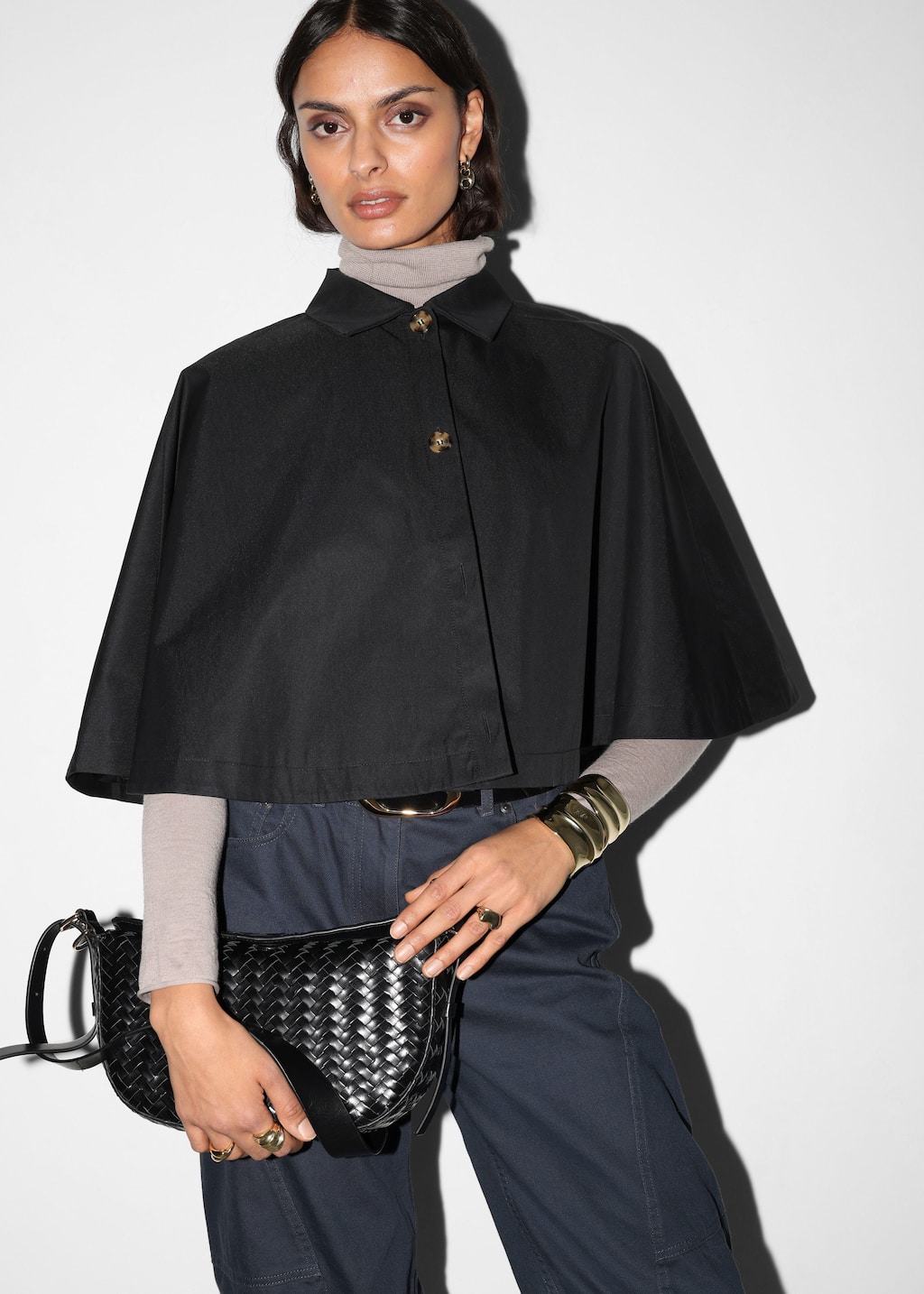 Image of Mantella cropped in stile trench