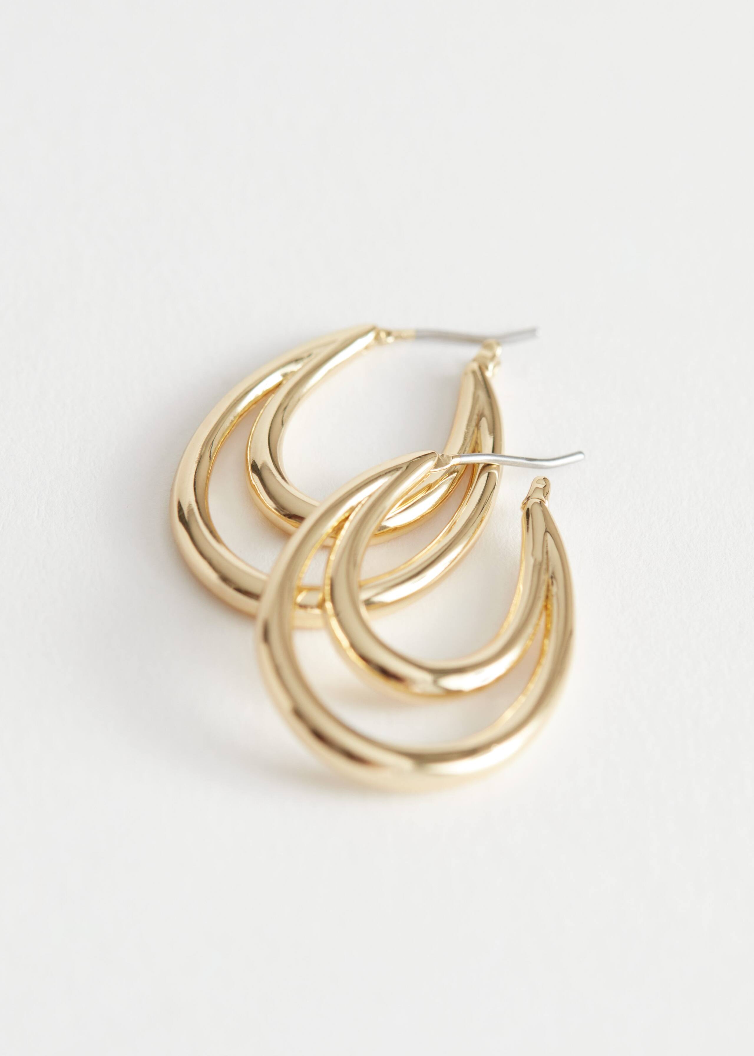 Layered Oval Hoop Earrings - {{variantName}} - Descriptive Detail