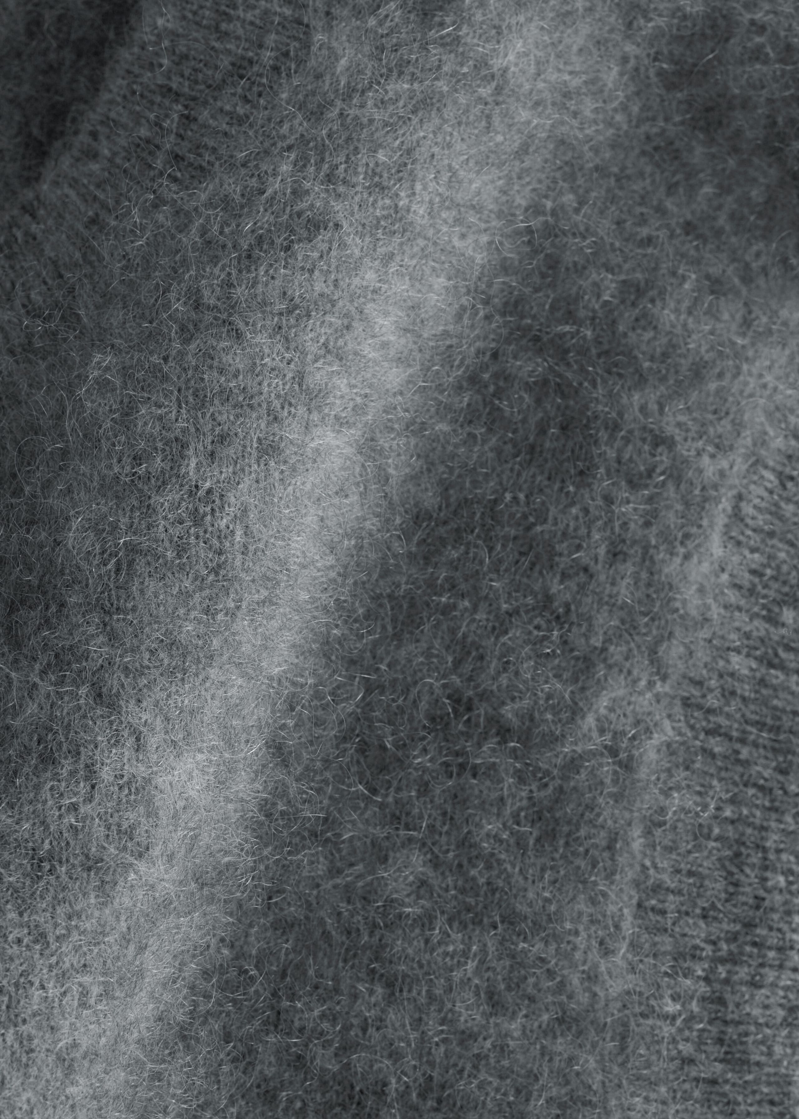 Brushed Cashmere Vest - {{variantName}} - Descriptive Detail
