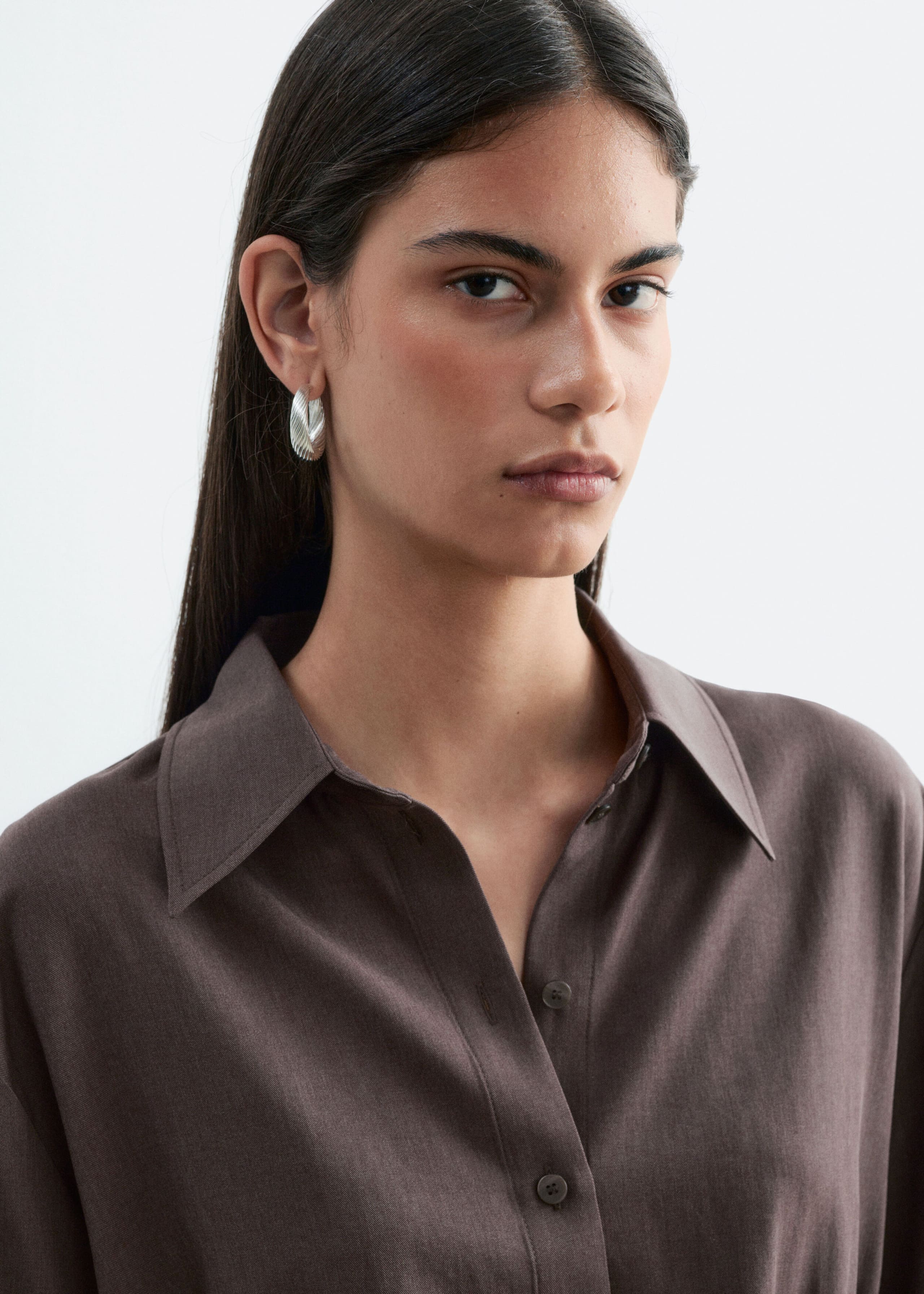 Hemd mit plissierter Taille - Dunkelbraun - Lookbook