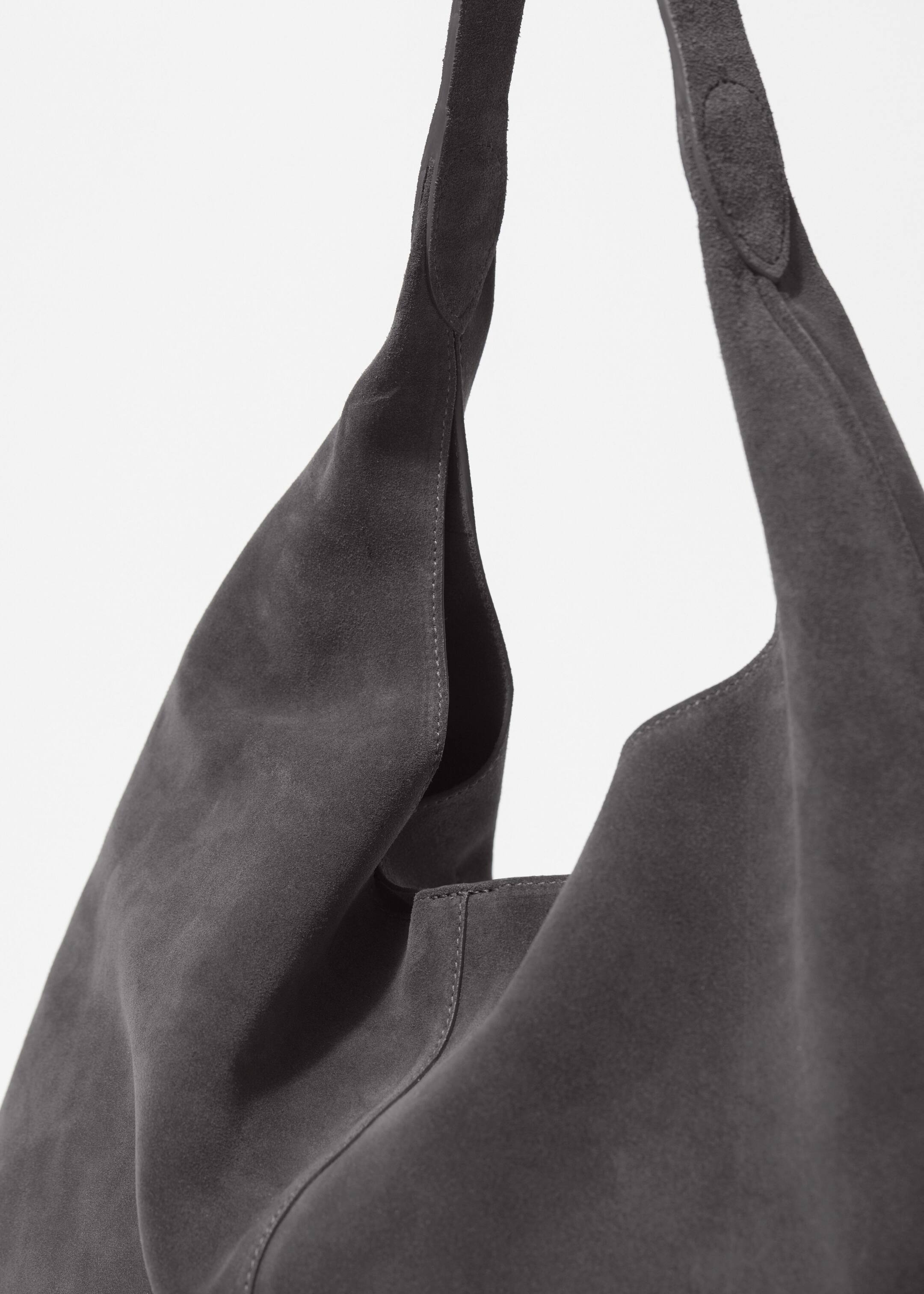 Grösseres Bild ansehen: Große Tragetasche aus Veloursleder - Dunkelgrau - DAMEN | H&M CH 4