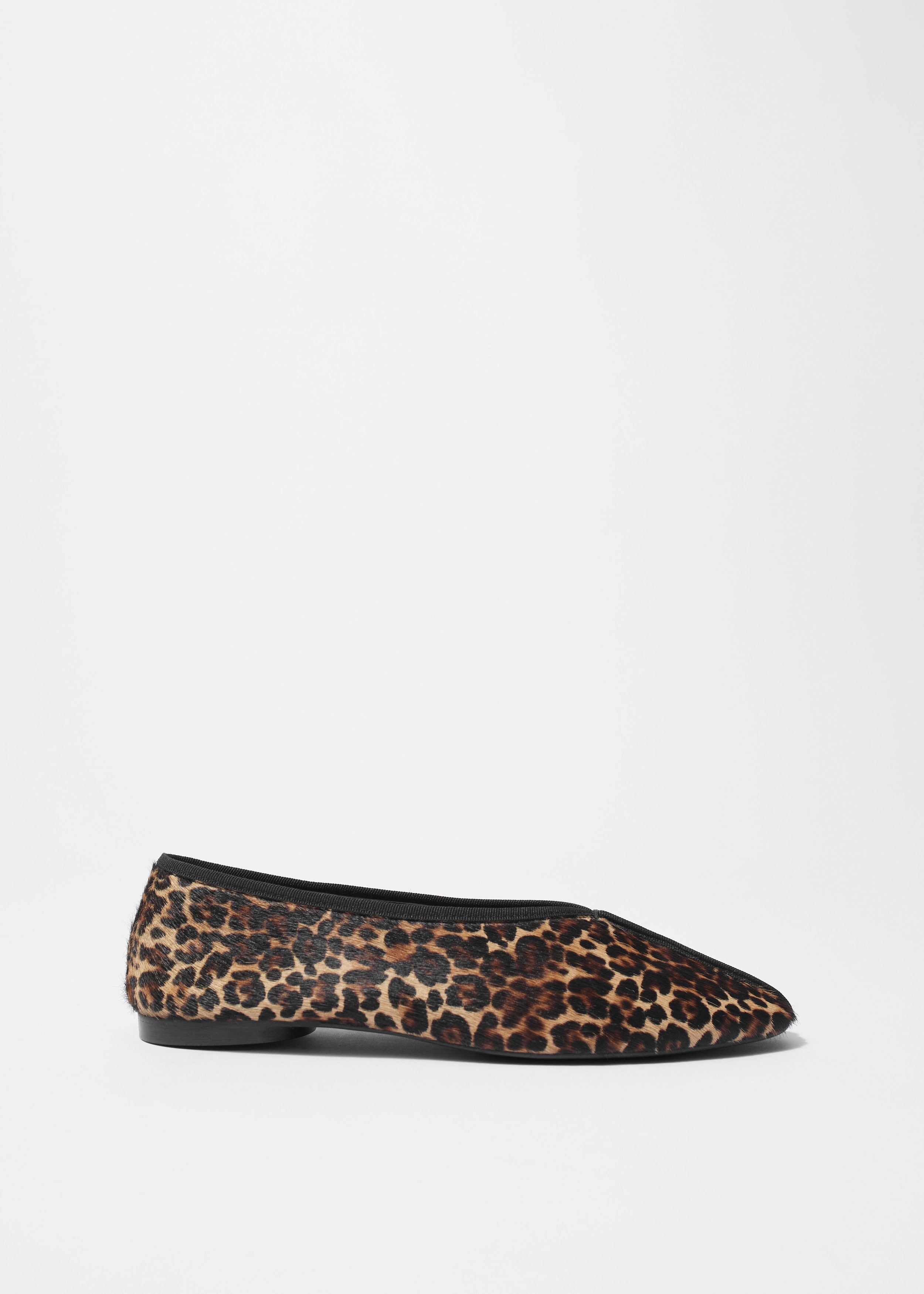 Almond-Toe Ballerina Flats