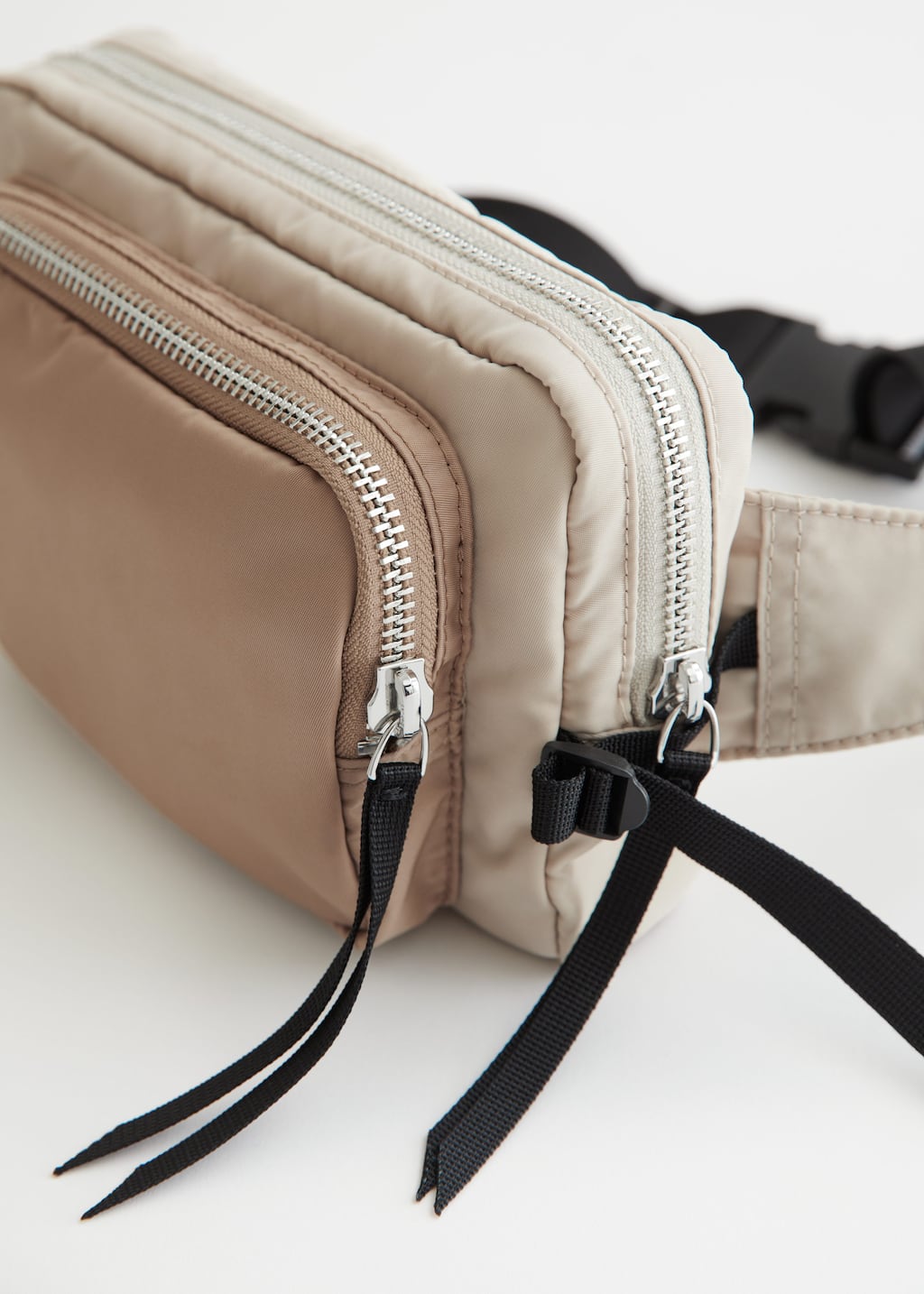 Duo Tone Technical Crossbody Bag - {{variantName}} - Descrizione dettagliata