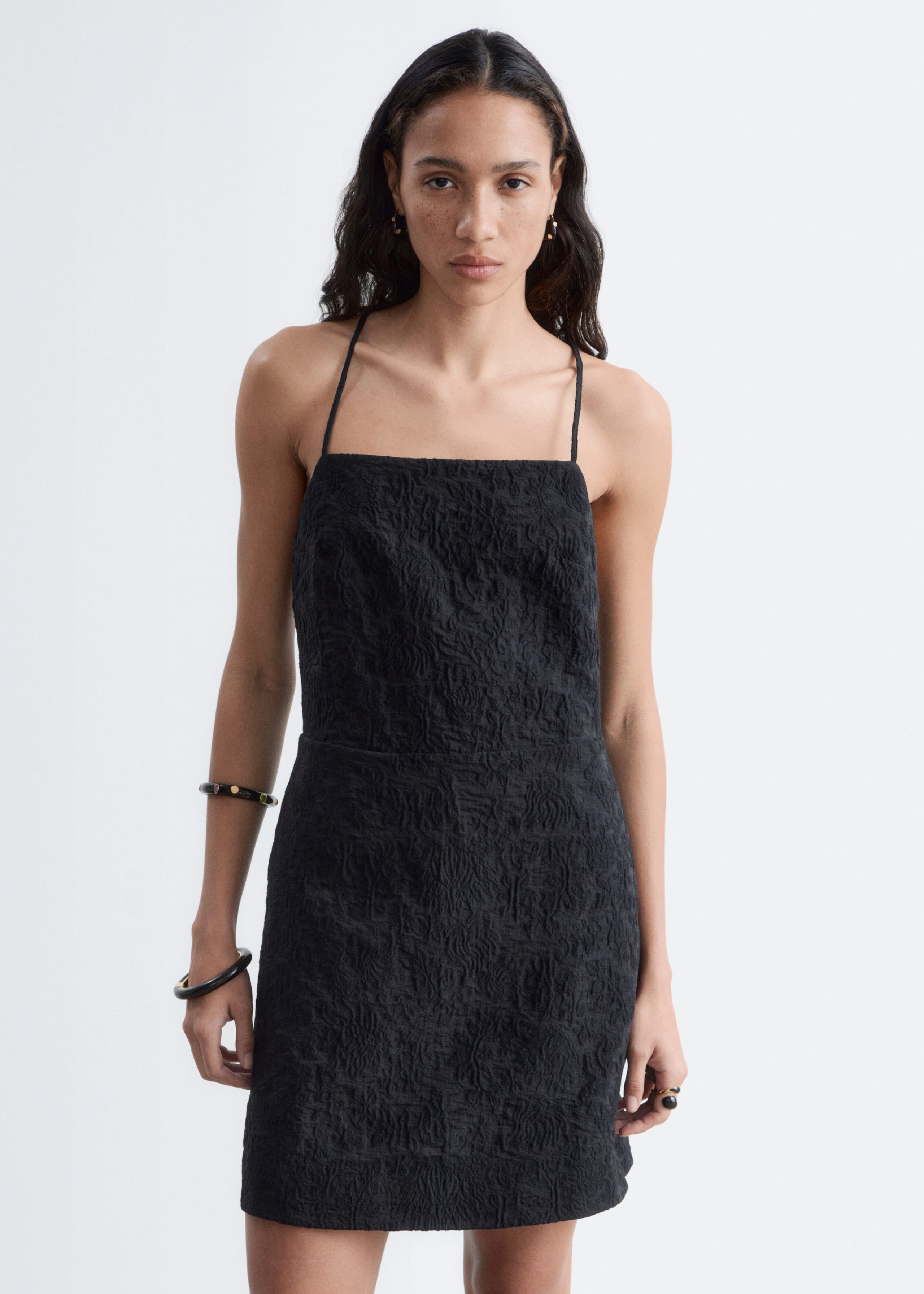 Mini-Schürzenkleid aus Jacquard - Schwarz - Lookbook