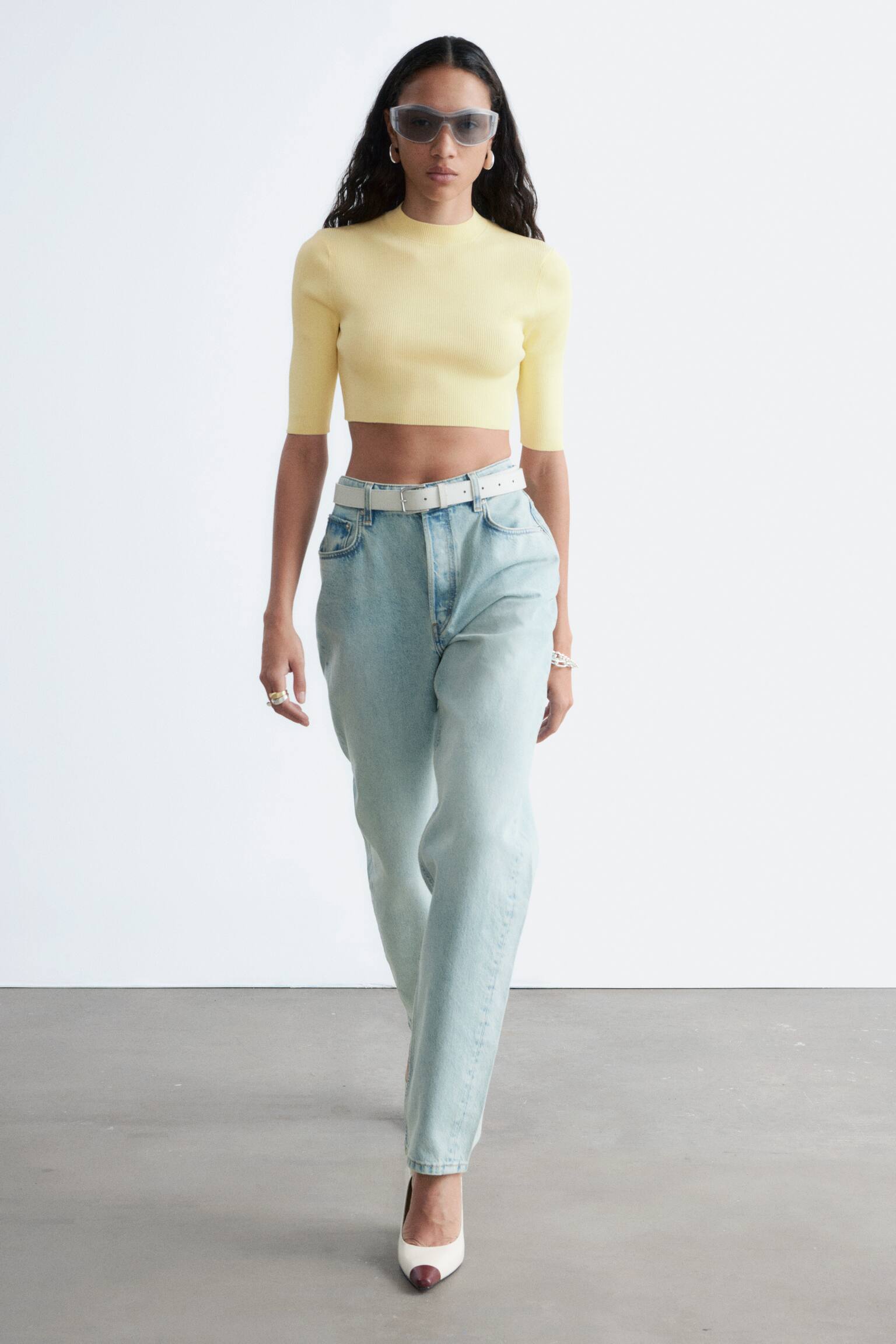 Nauwsluitend cropped T-shirt - Pastelgeel/Donkergrijs - 5