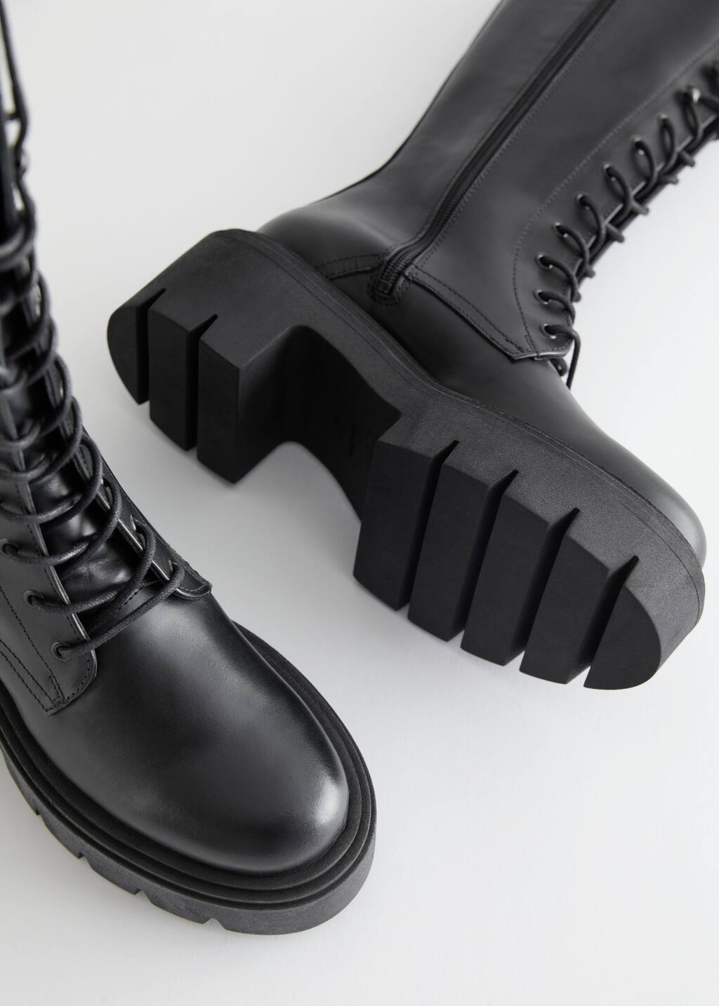 ChunkyLeatherBoots - Black - Bodegón