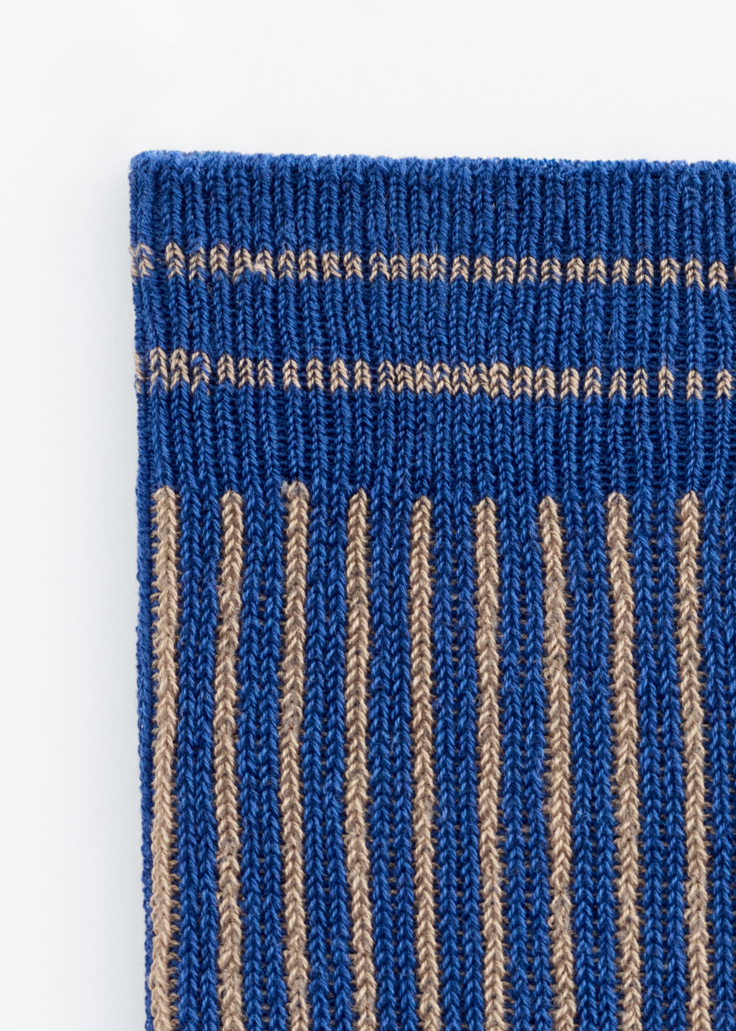 Randiga strumpor – {{variantName}} – detaljerad beskrivning