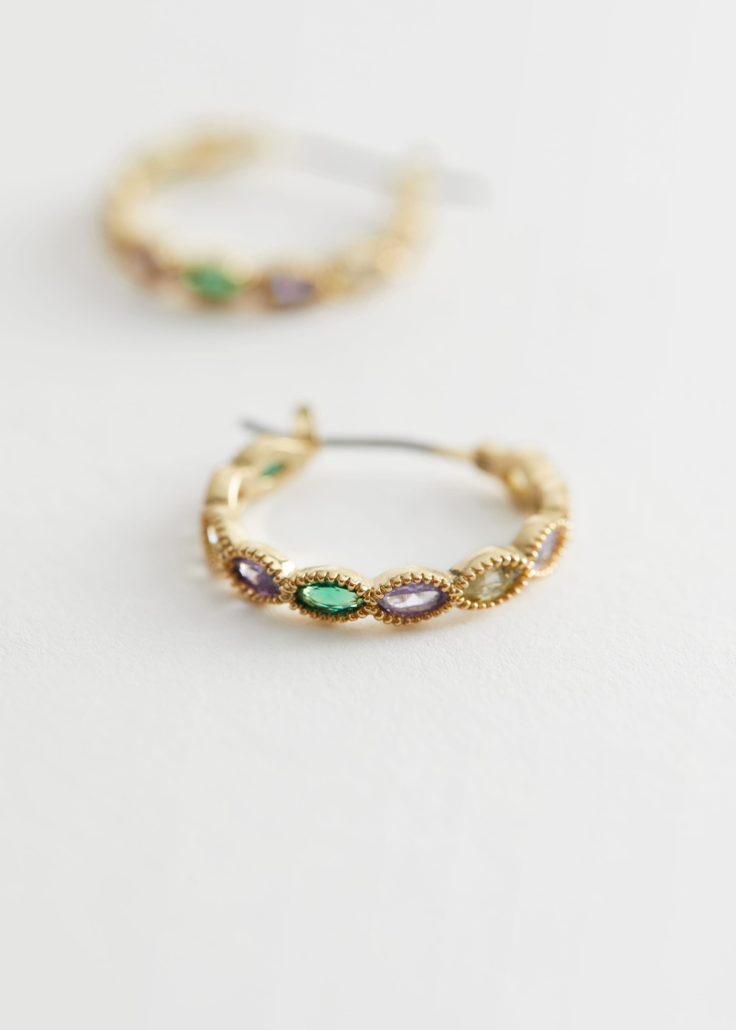 Rainbow Rhinestone Hoop Earrings - {{variantName}} - Descrizione dettagliata