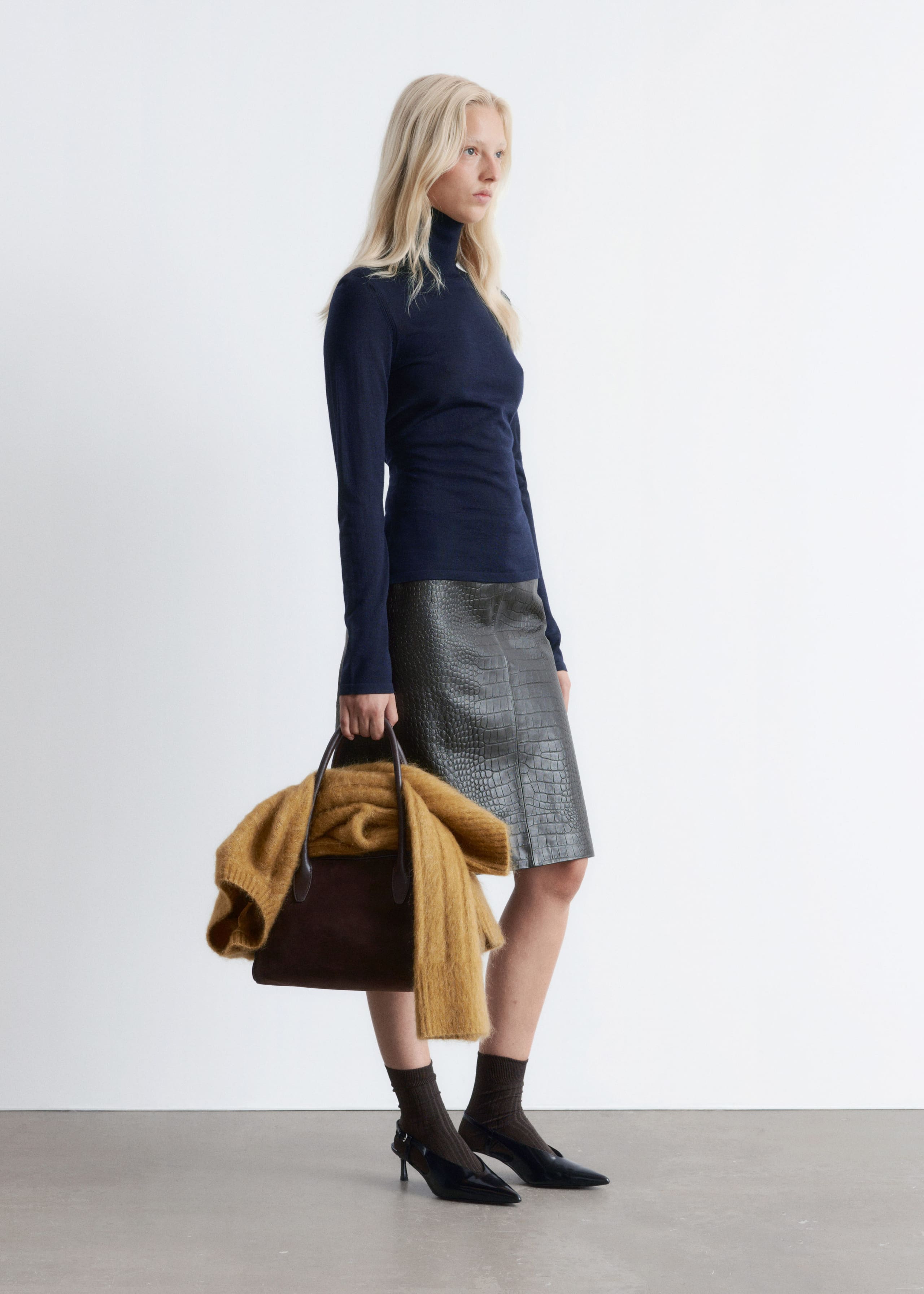 Image of Rollkragenpullover aus fein gestrickter Wolle